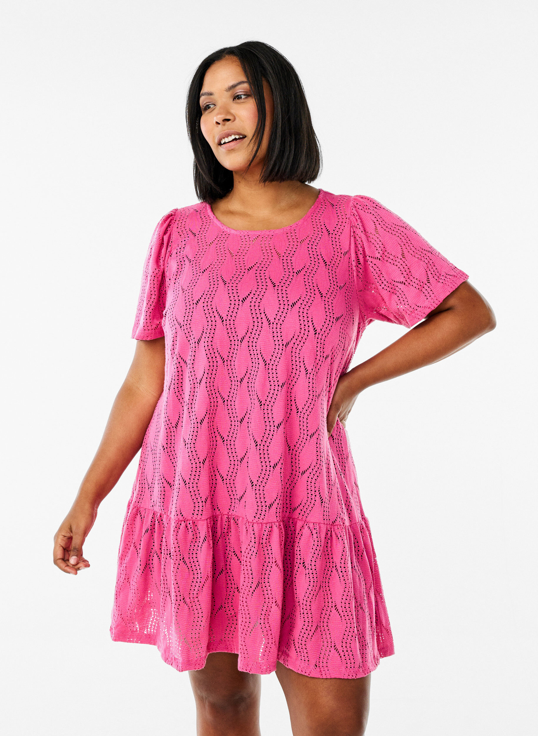 Zizzi Kurzes Jerseykleid mit Lochmuster, Pink, Model image number 0