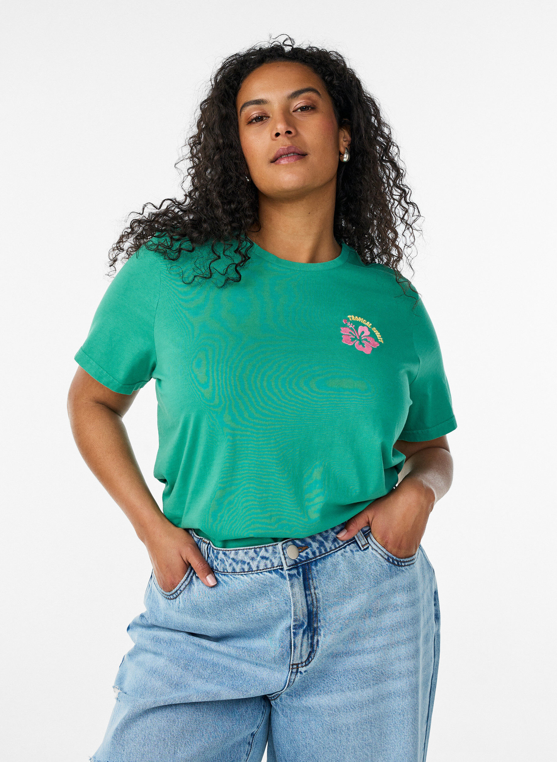 T-Shirt aus Bio-Baumwolle mit R&uuml;ckenprint, Gr&uuml;n, Model