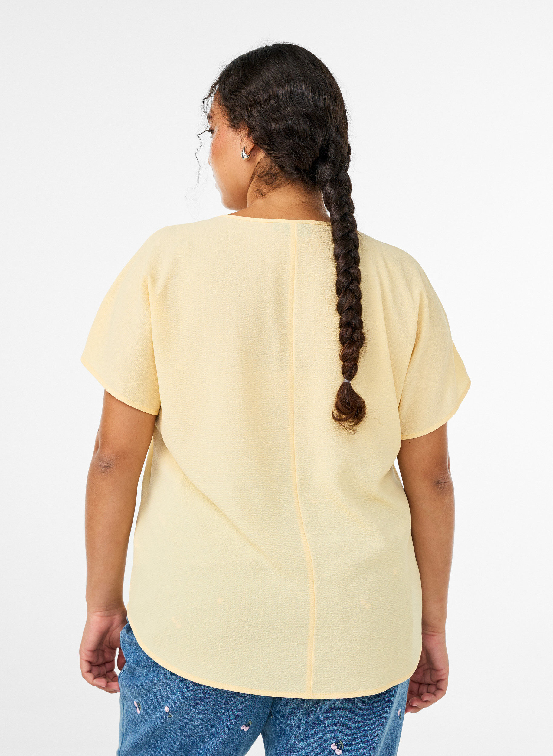 Zizzi Bluse mit kurzen &Auml;rmeln und Rundhalsausschnitt, Gelb, Model image number 2