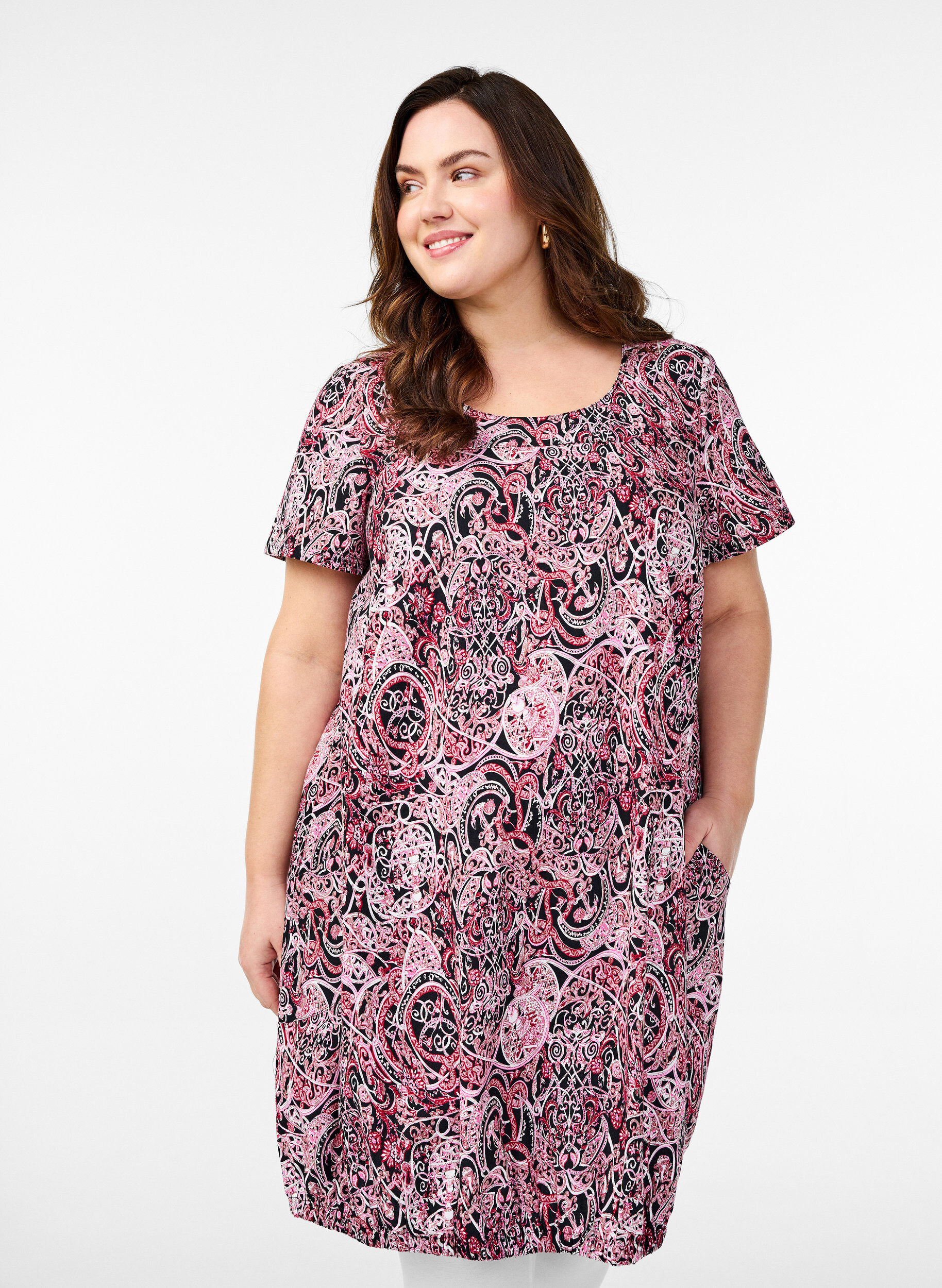 Zizzi Kurz&auml;rmliges Baumwollkleid mit Aufdruck, Schwarz, Model image number 0