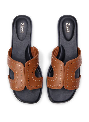 Flache Slip-on-Sandalen mit breiter Passform und Nieten, Friar Brown, Packshot image number 2