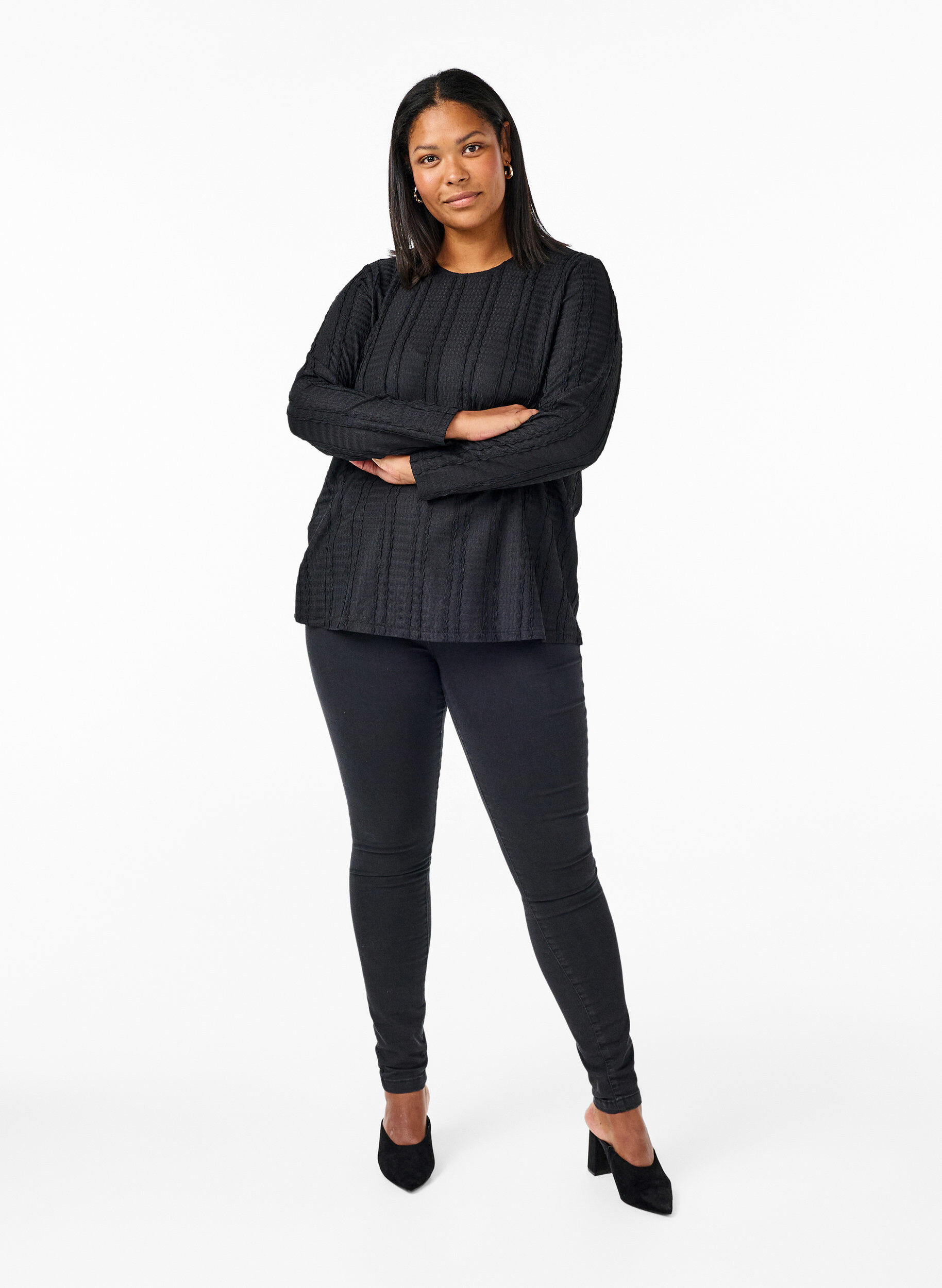 Zizzi  Lang&auml;rmelige Bluse mit Textur, Black, Model image number 2