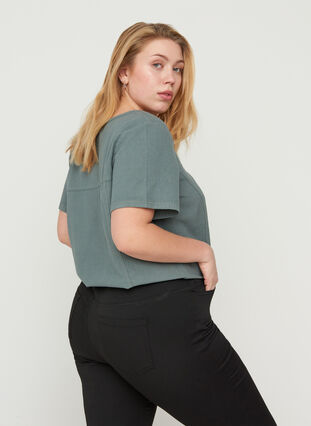 Kurzarm Bluse aus Baumwolle mit V-Ausschnitt, Balsam Green, Model image number 1