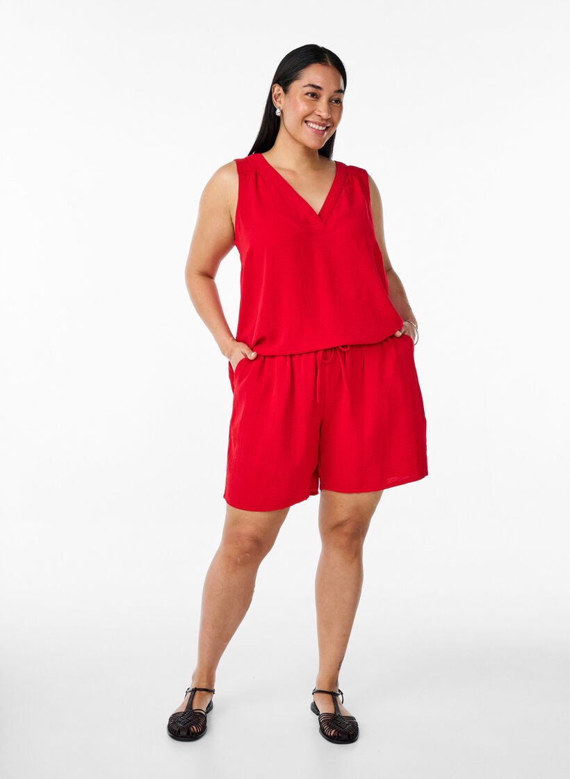 Kurze Hose mit Taschen und elastischem Bund., Rot, Model image number 1