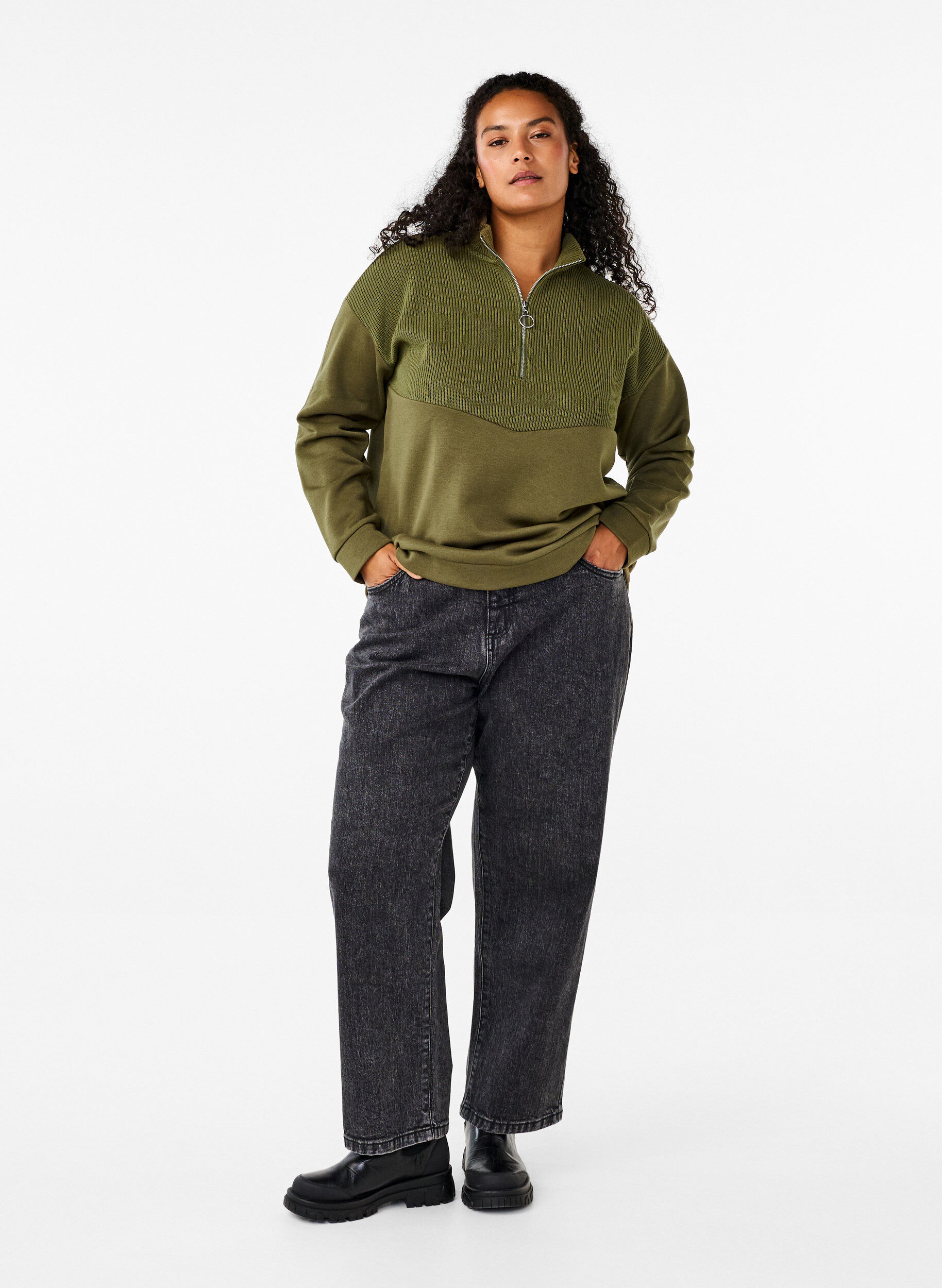 Zizzi Sweatshirt aus Strickmaterial, mit Rei&szlig;verschluss, Winter Moss, Model image number 2