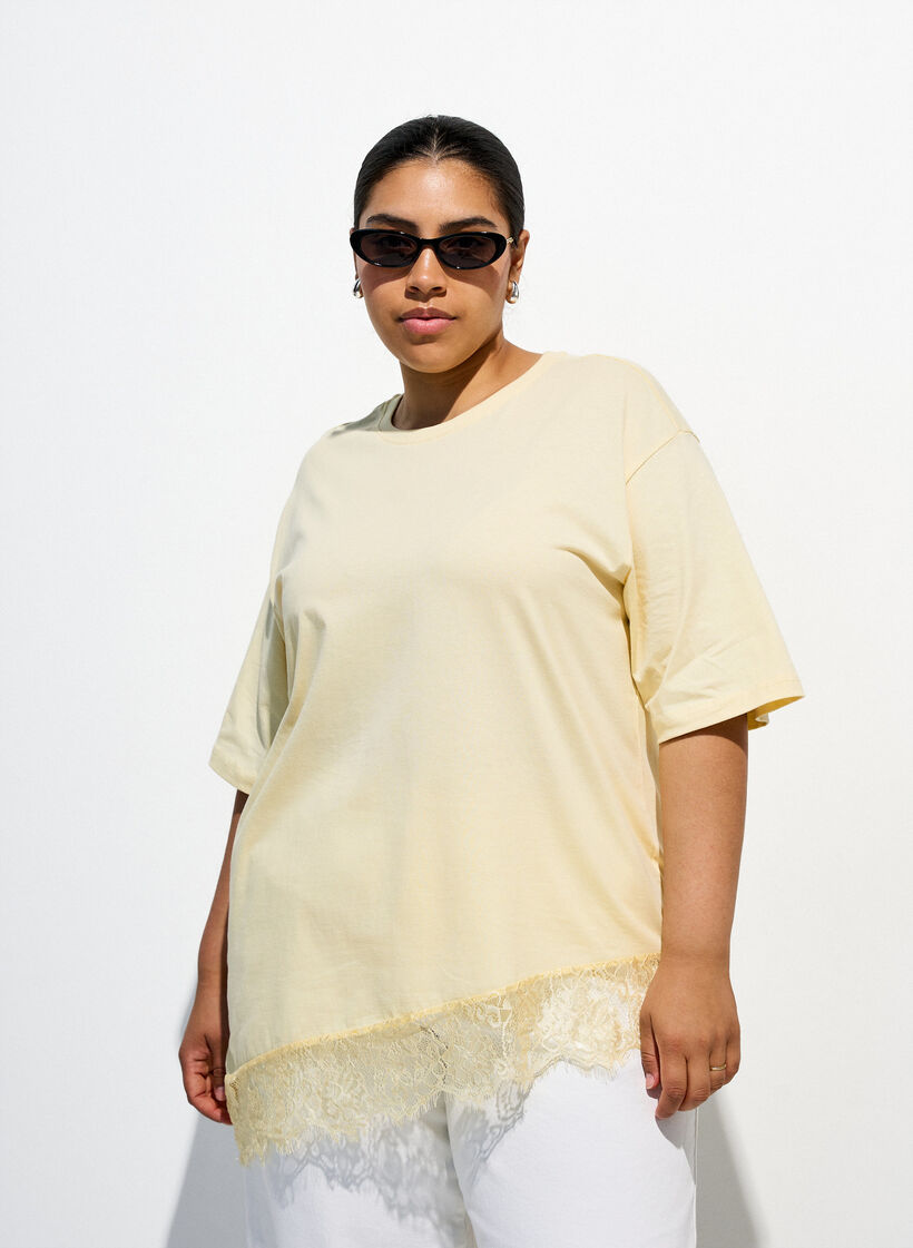 T-Shirt mit asymmetrischem Spitzensaum, Gelb, Image image number 0