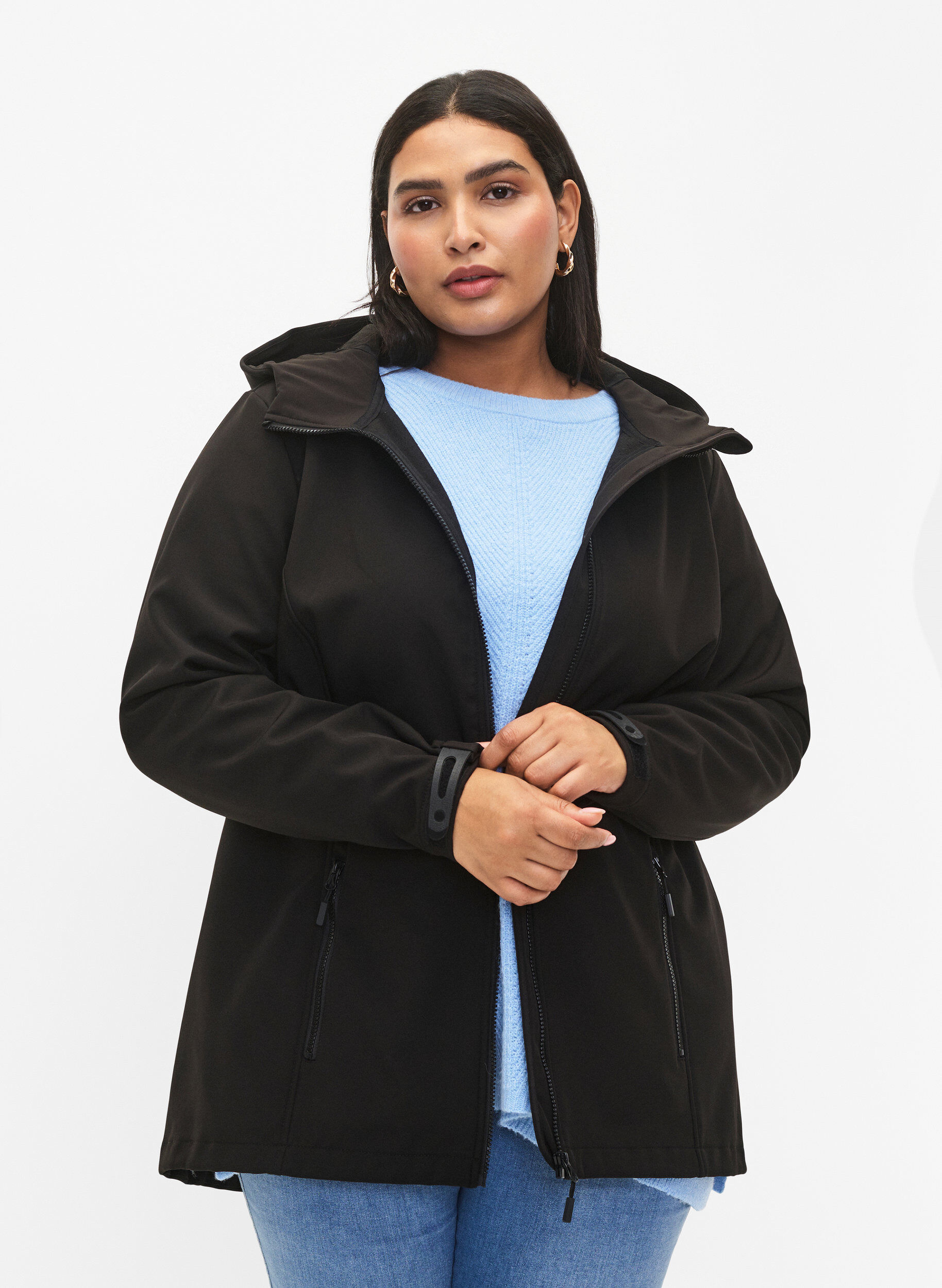 Zizzi Kurze Softshell-Jacke mit Taschen, Black, Model image number 2