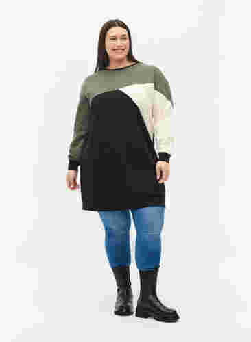 Langer Pullover mit Farbblock-Muster, Black Color Block, Model image number 2