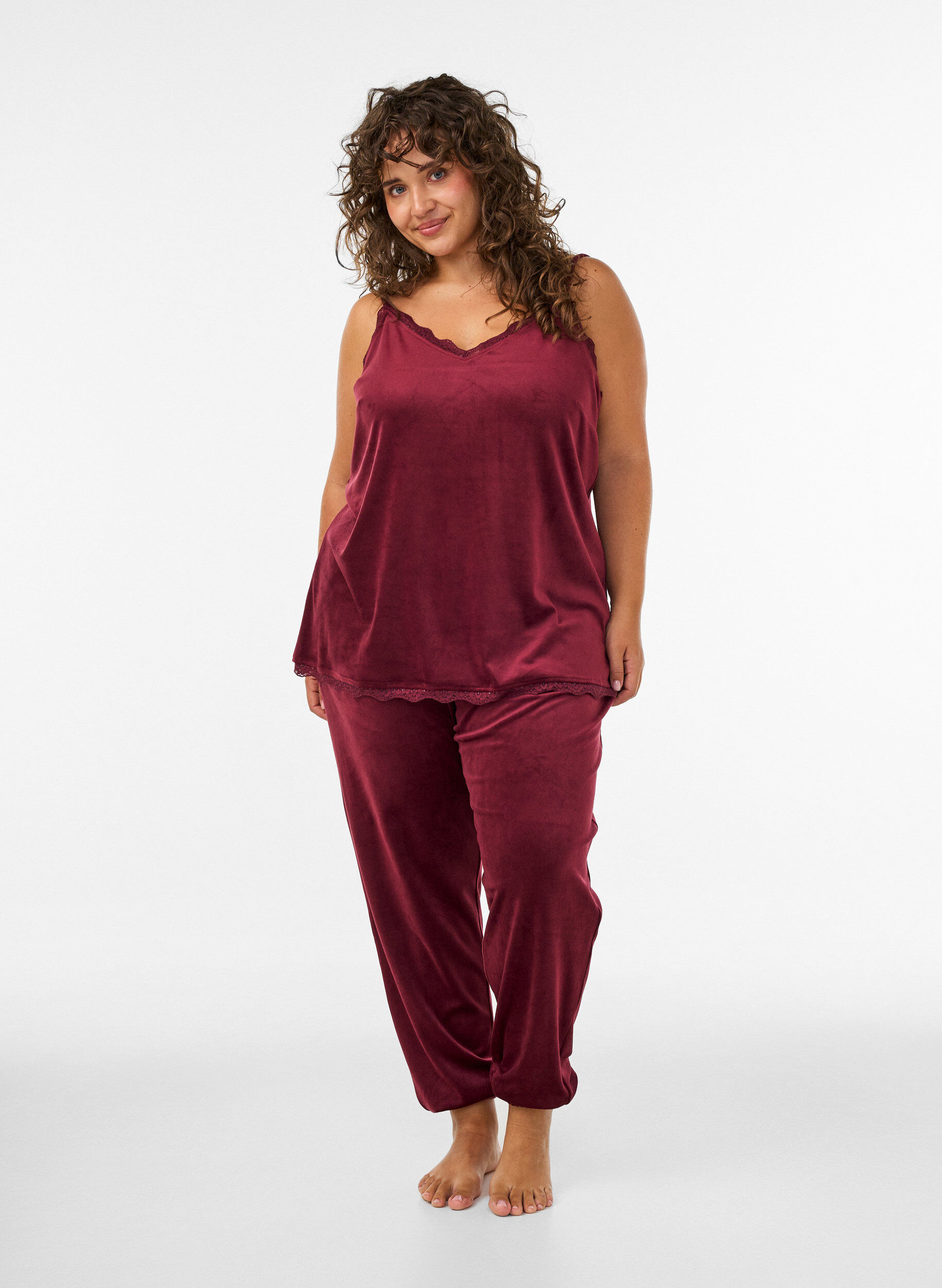 ZizziTop aus Velours mit Spitzen, Rot, Model image number 1