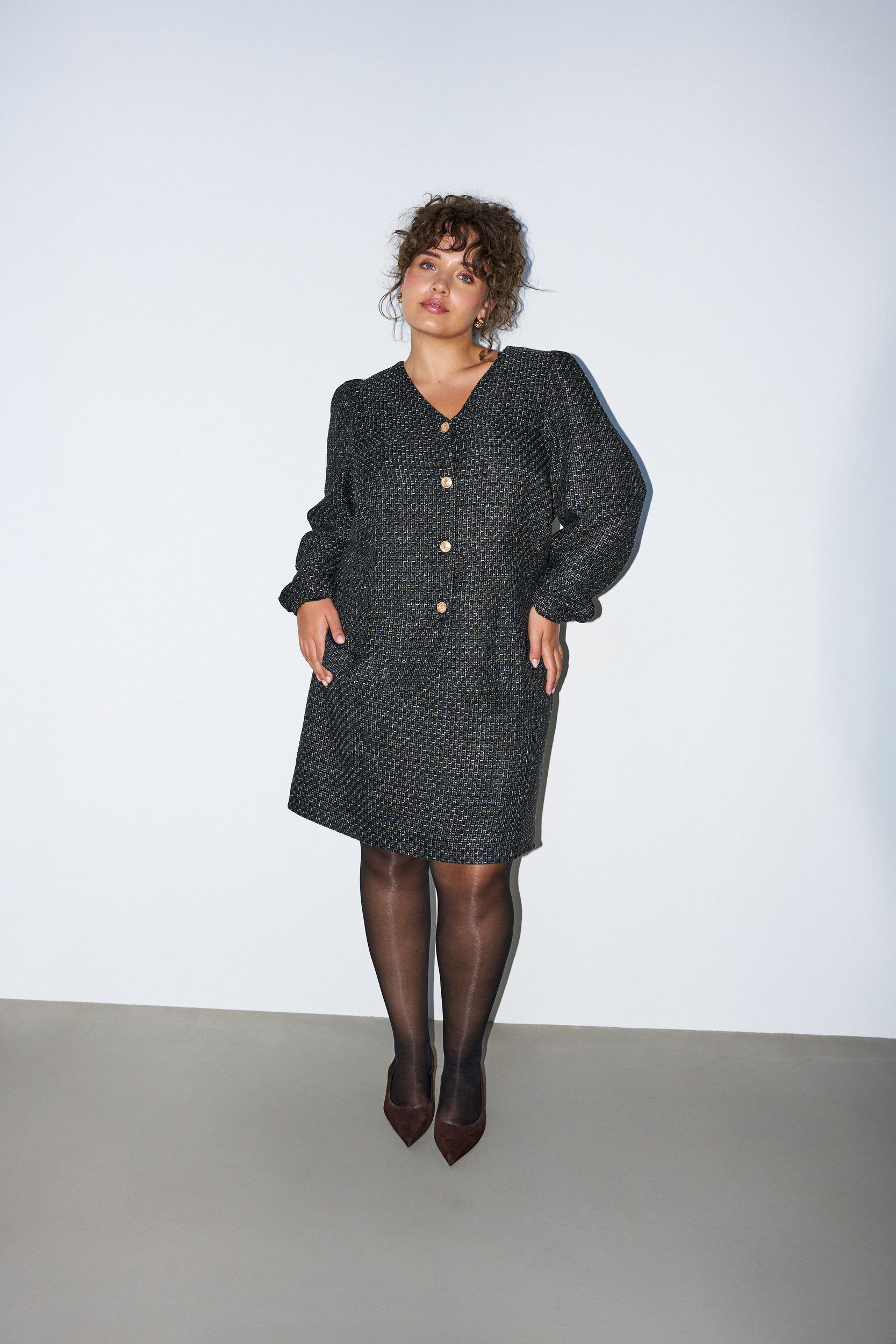 ZizziKurzer Rock aus Boucl&eacute; mit Pailletten, Schwarz, Model image number 1