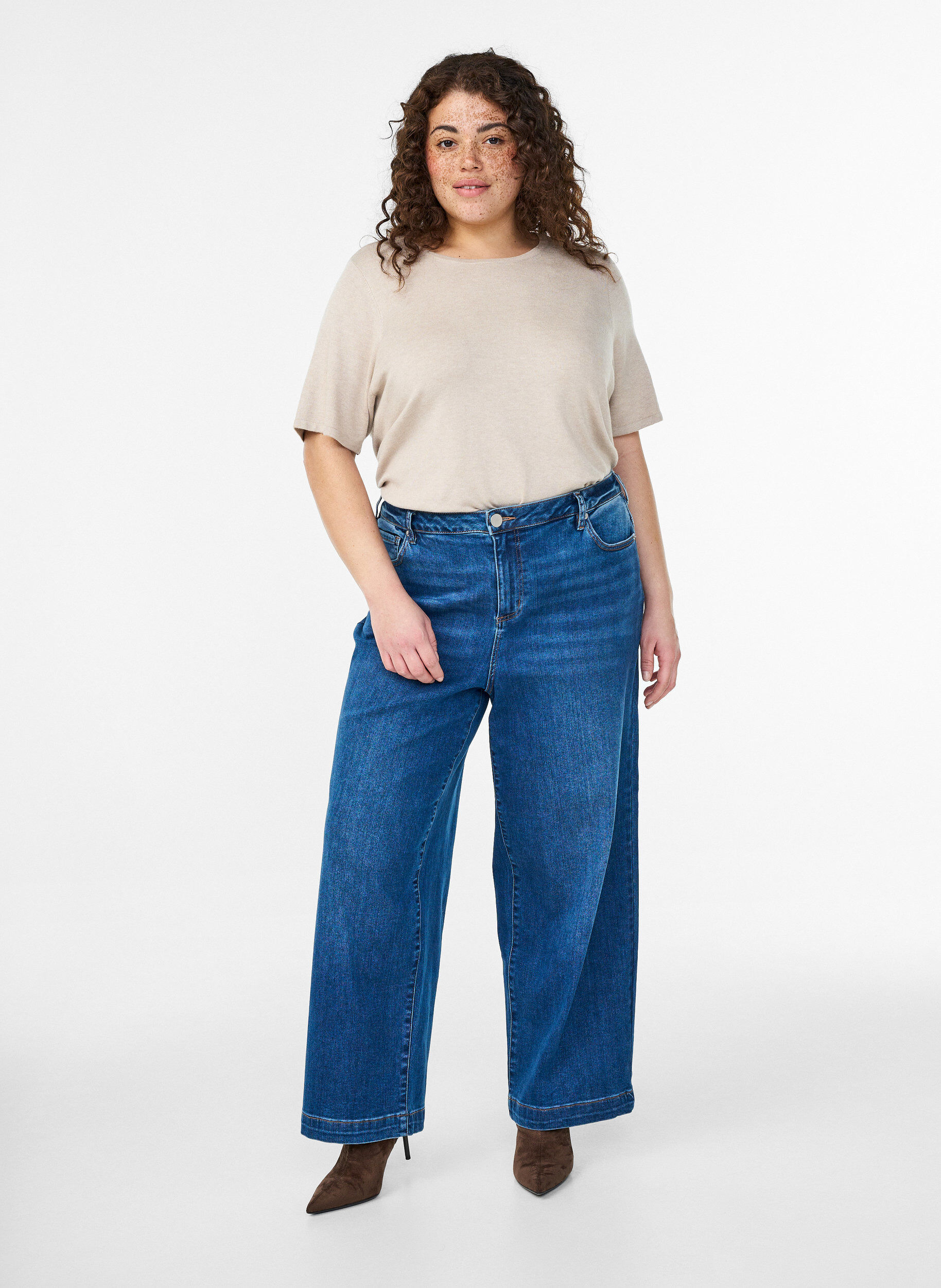 Zizzi Kurz&auml;rmelige Strickbluse aus Viskose, Beige, Model image number 1