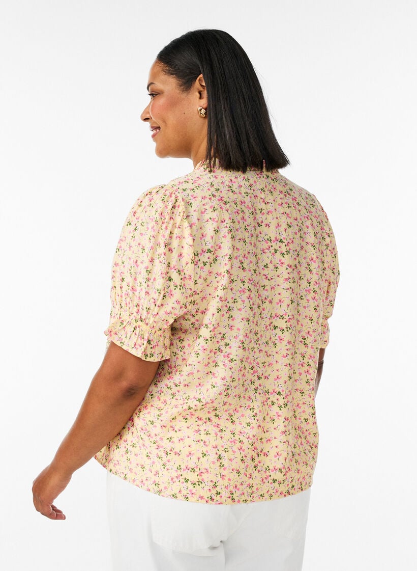 Gebl&uuml;mte Bluse aus Viskose mit kurzen &Auml;rmeln und R&uuml;schenkragen, Gelb, Model image number 2