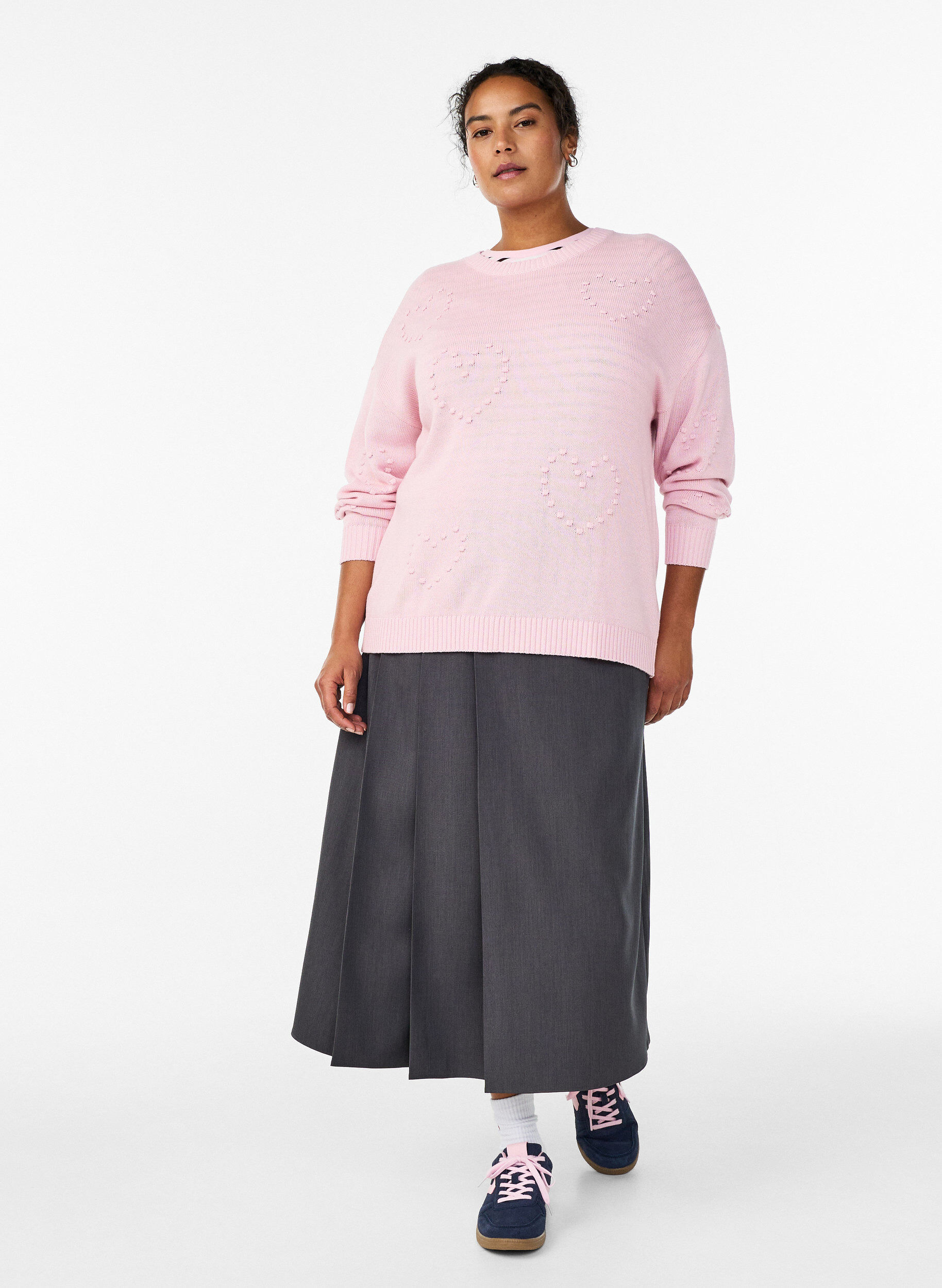 Zizzi Lockere Strickbluse mit Herzmuster, Pink, Model image number 3