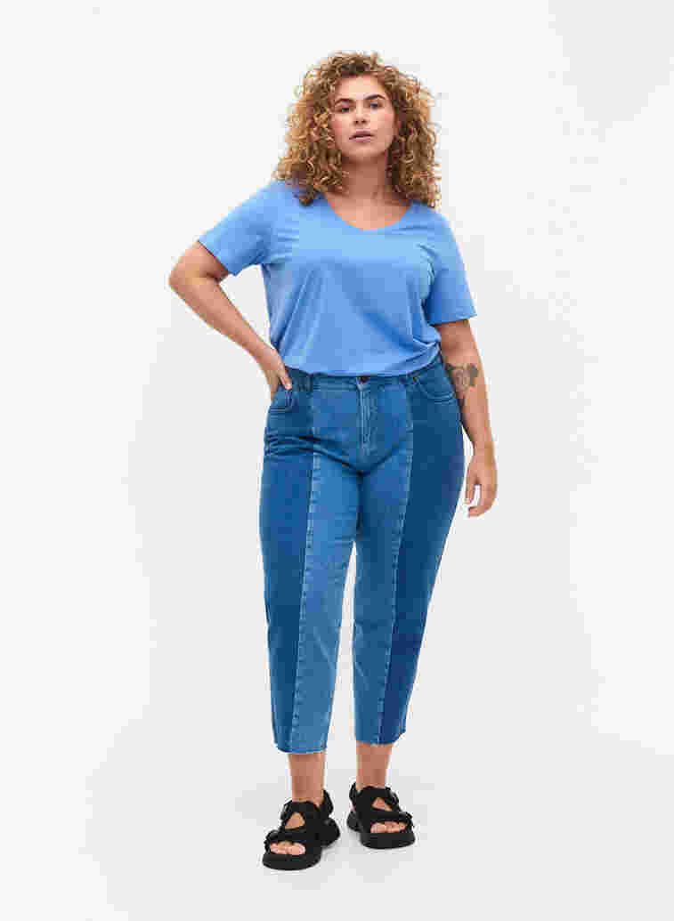 Einfarbiges basic T-Shirt aus Baumwolle, Ultramarine, Model image number 2
