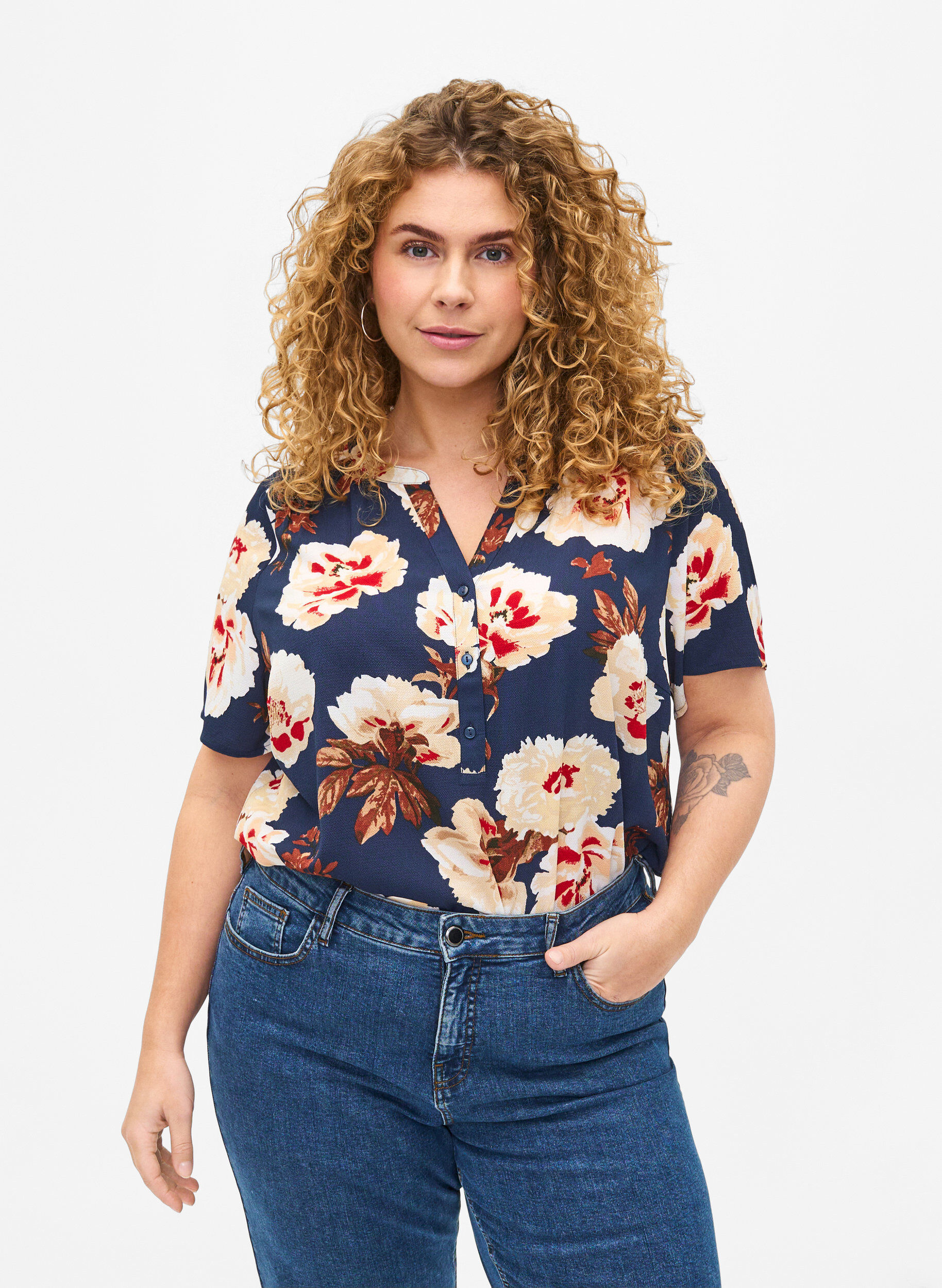 Bluse mit kurzen &Auml;rmeln und V-Ausschnitt , Blau, Model