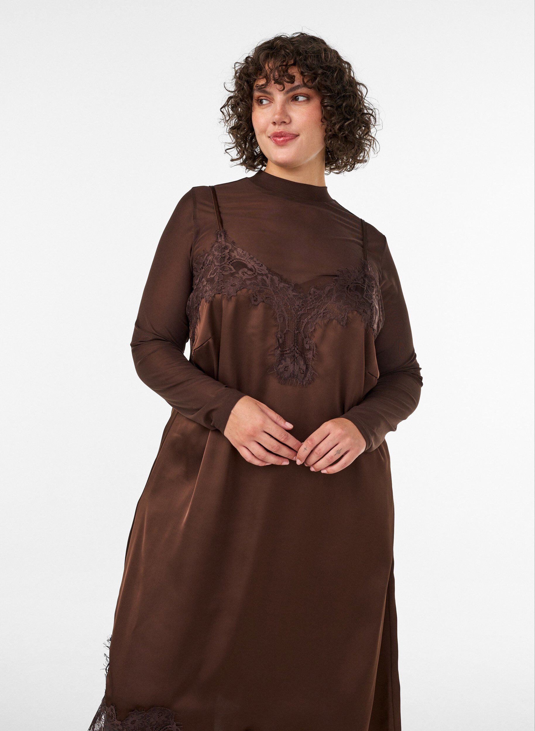 ZizziKleid aus Satin mit Spitze und asymmetrischem Saum, Braun, Model image number 3
