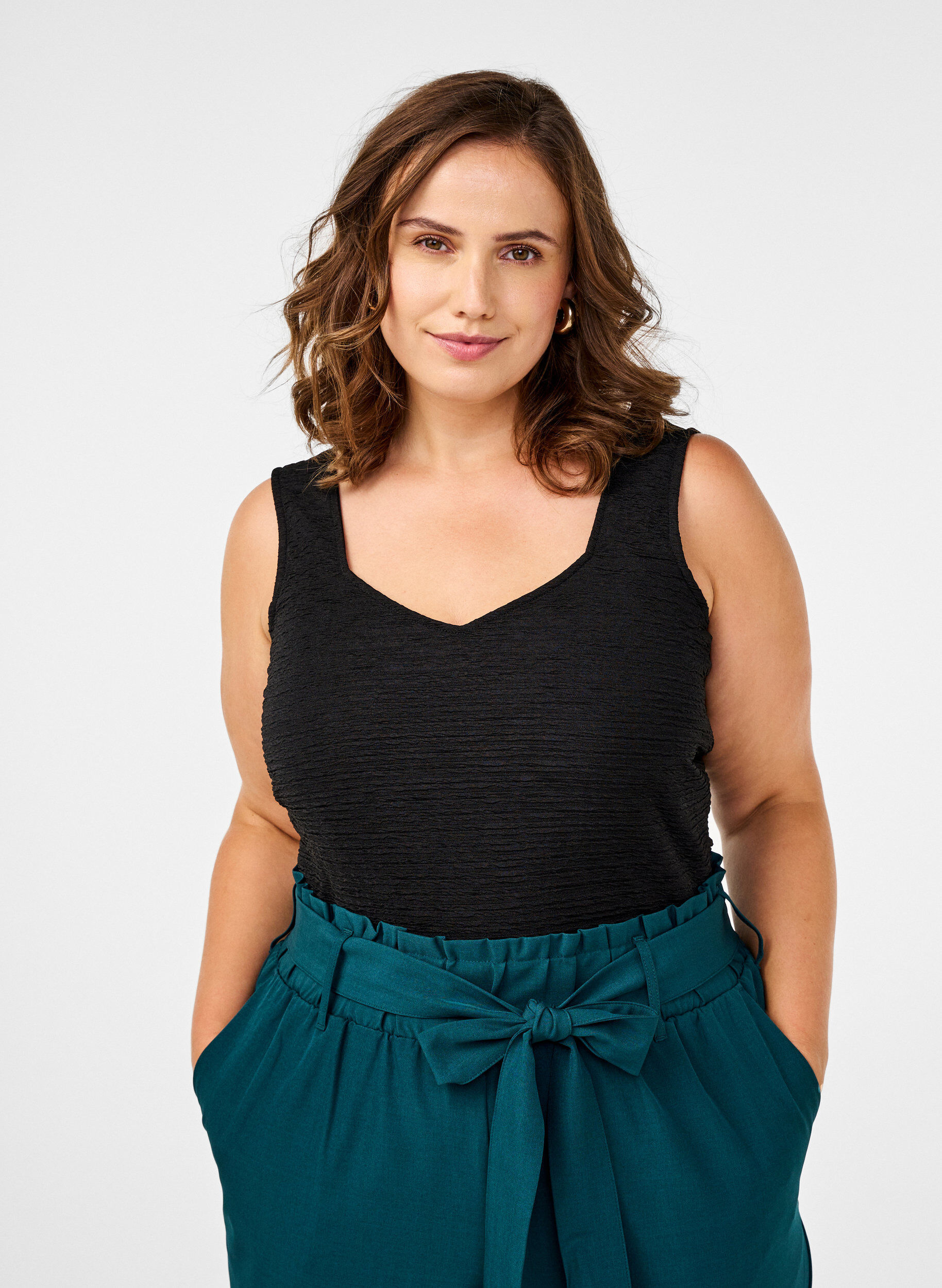 Zizzi &Auml;rmelloser Body mit Struktur, Black, Model image number 0