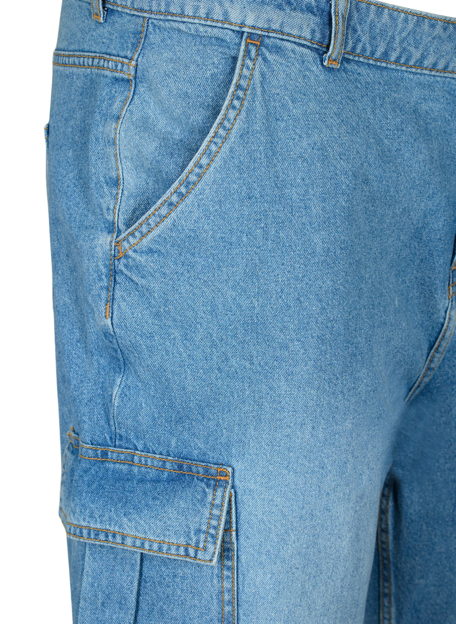Zizzi Locker sitzende Jeans mit Cargo-Taschen, Light blue, Packshot image number 2