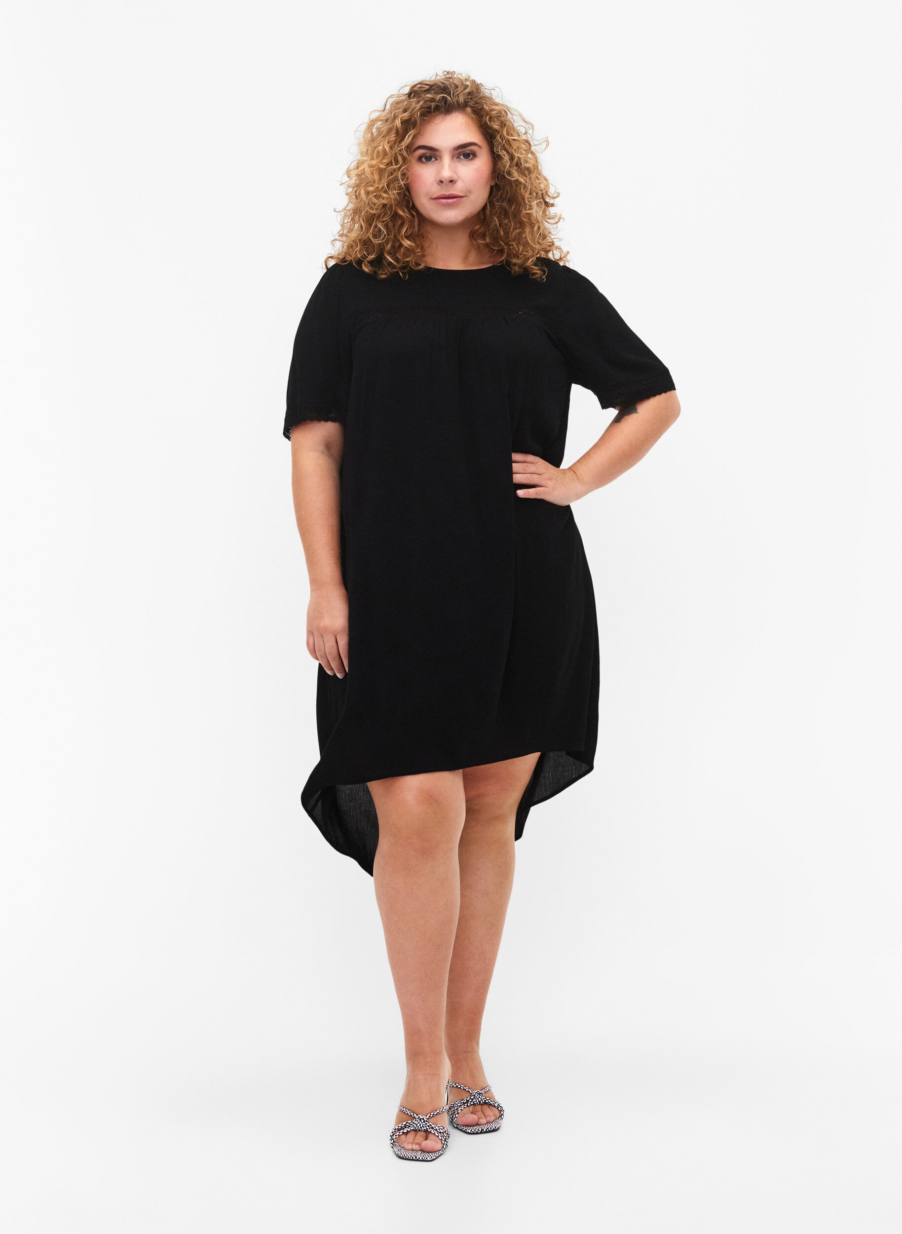 Zizzi Viskose-Kleid mit Spitzenband, Black, Model image number 2