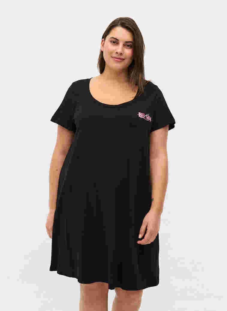 Kurzarm Nachthemd aus Baumwolle, Black Pink BE MY, Model image number 0