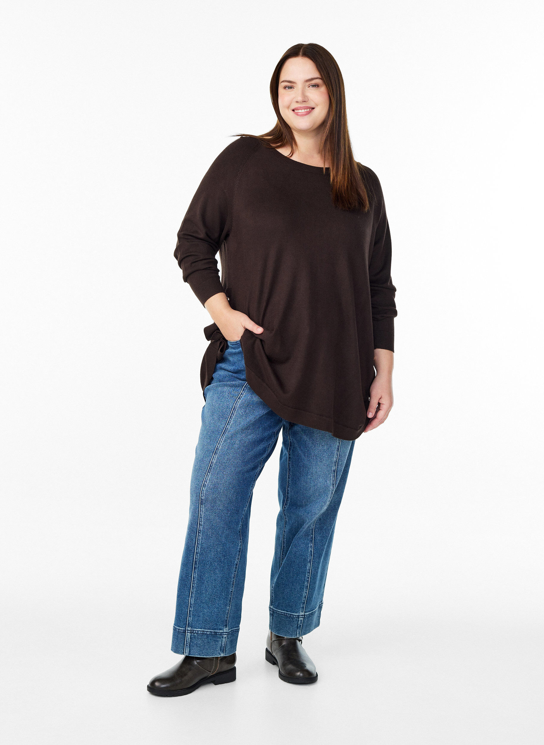 Zizzi Strickbluse mit seitlichen Kn&ouml;pfen, Braun, Model image number 1