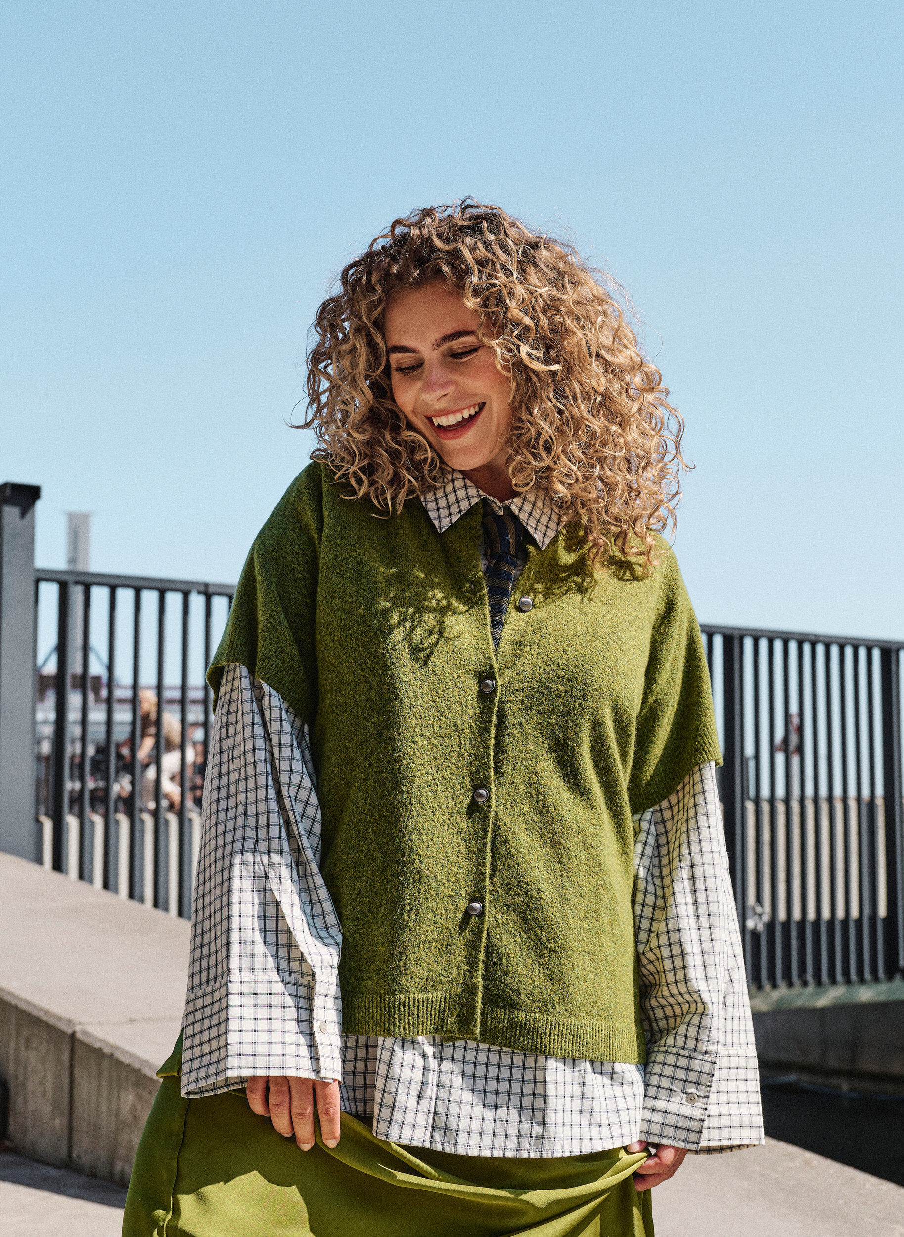 ZizziStrickjacke mit kurzen &Auml;rmeln, Gr&uuml;n, Image image number 0