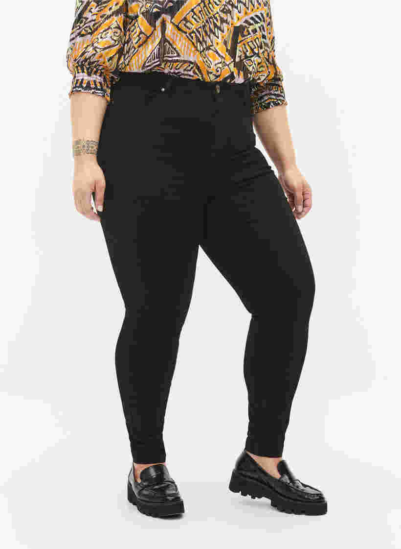 Hochtaillierte Bea-Jeans mit Super Slim Fit, Black, Model image number 2