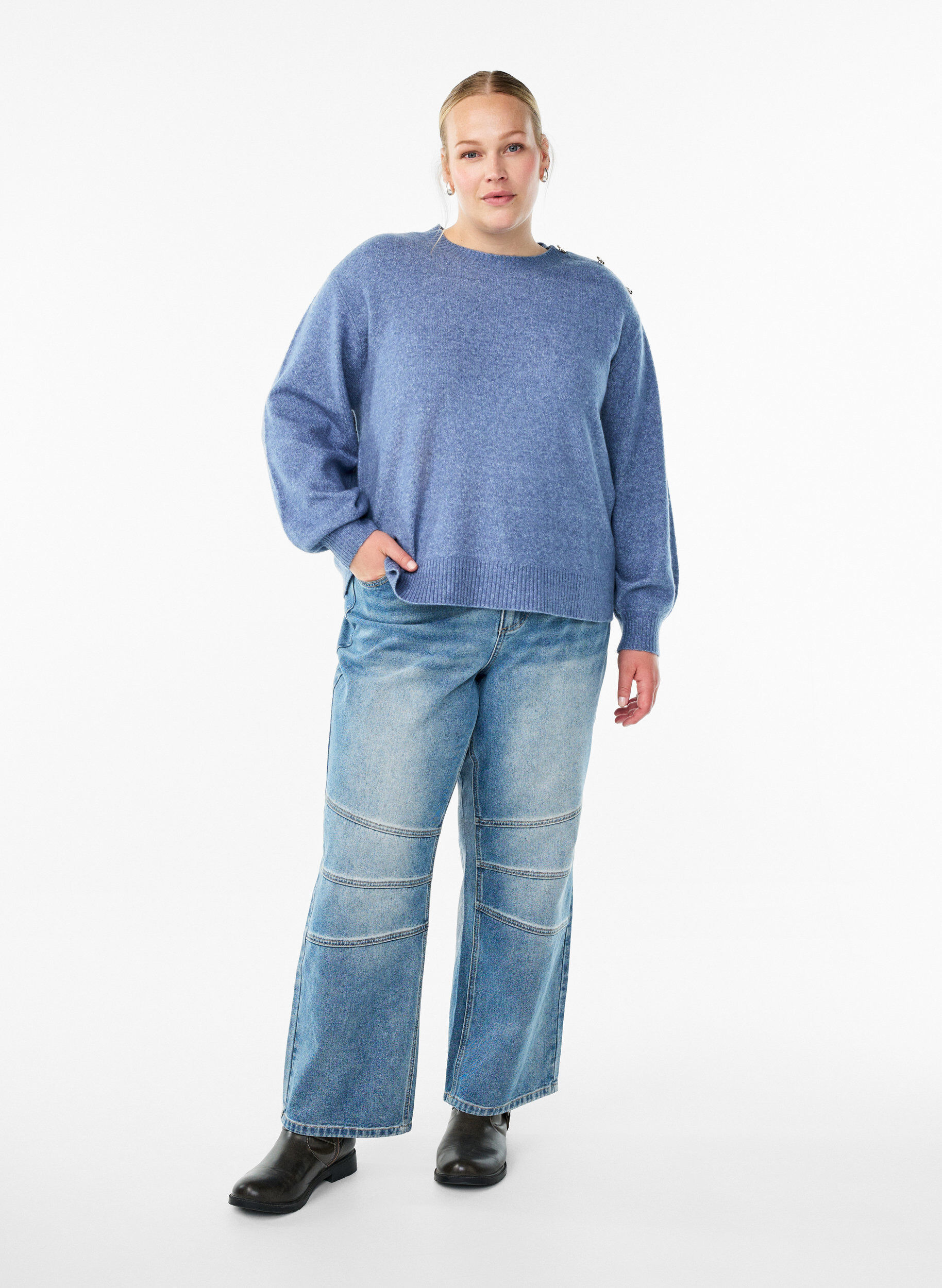 Zizzi Strickbluse mit Knopfleiste, Blau, Model image number 1