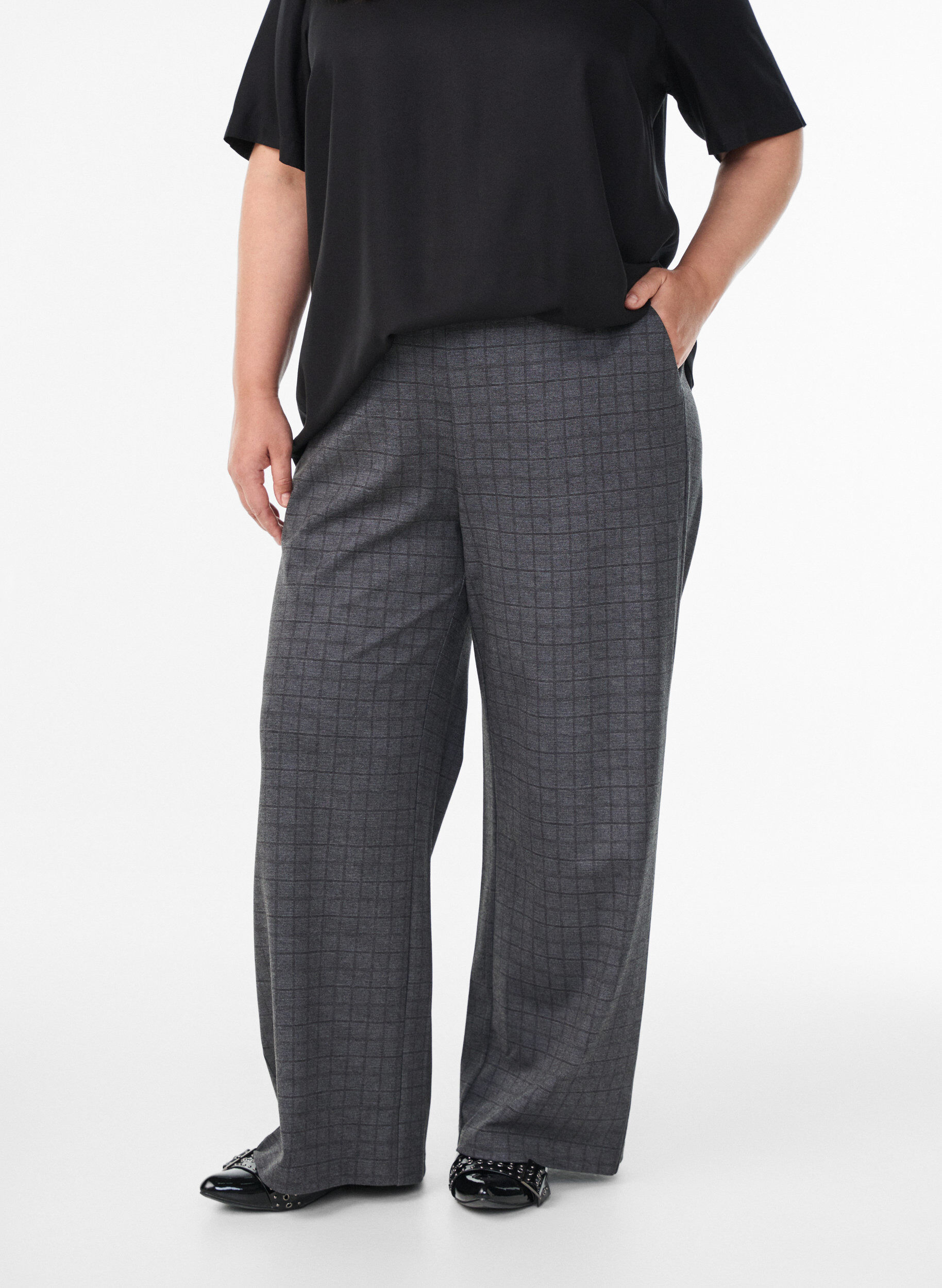 Zizzi Karierte Hose mit weitem Bein, Grau, Model image number 2