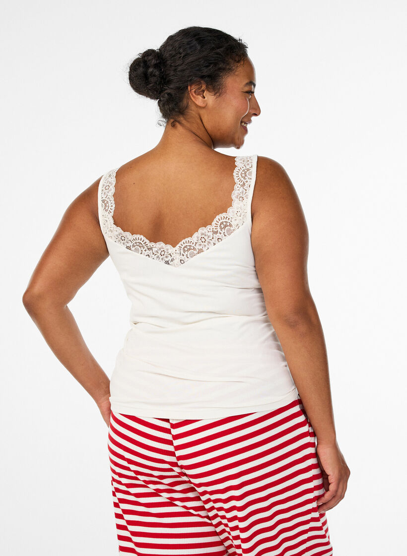 Top aus Viskose mit Spitze, Vanille, Model image number 2
