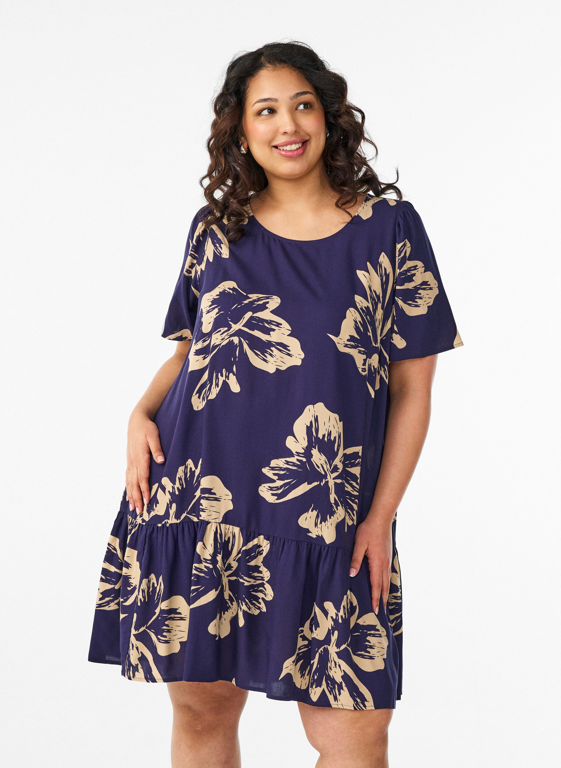 Kleid aus Viskose mit Schnittlinie, Blau, Model