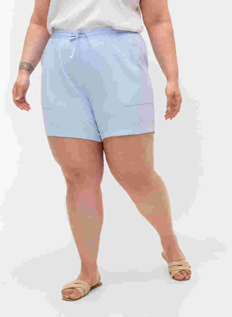 Lockere Shorts mit Taschen, Xenon Blue, Model image number 2