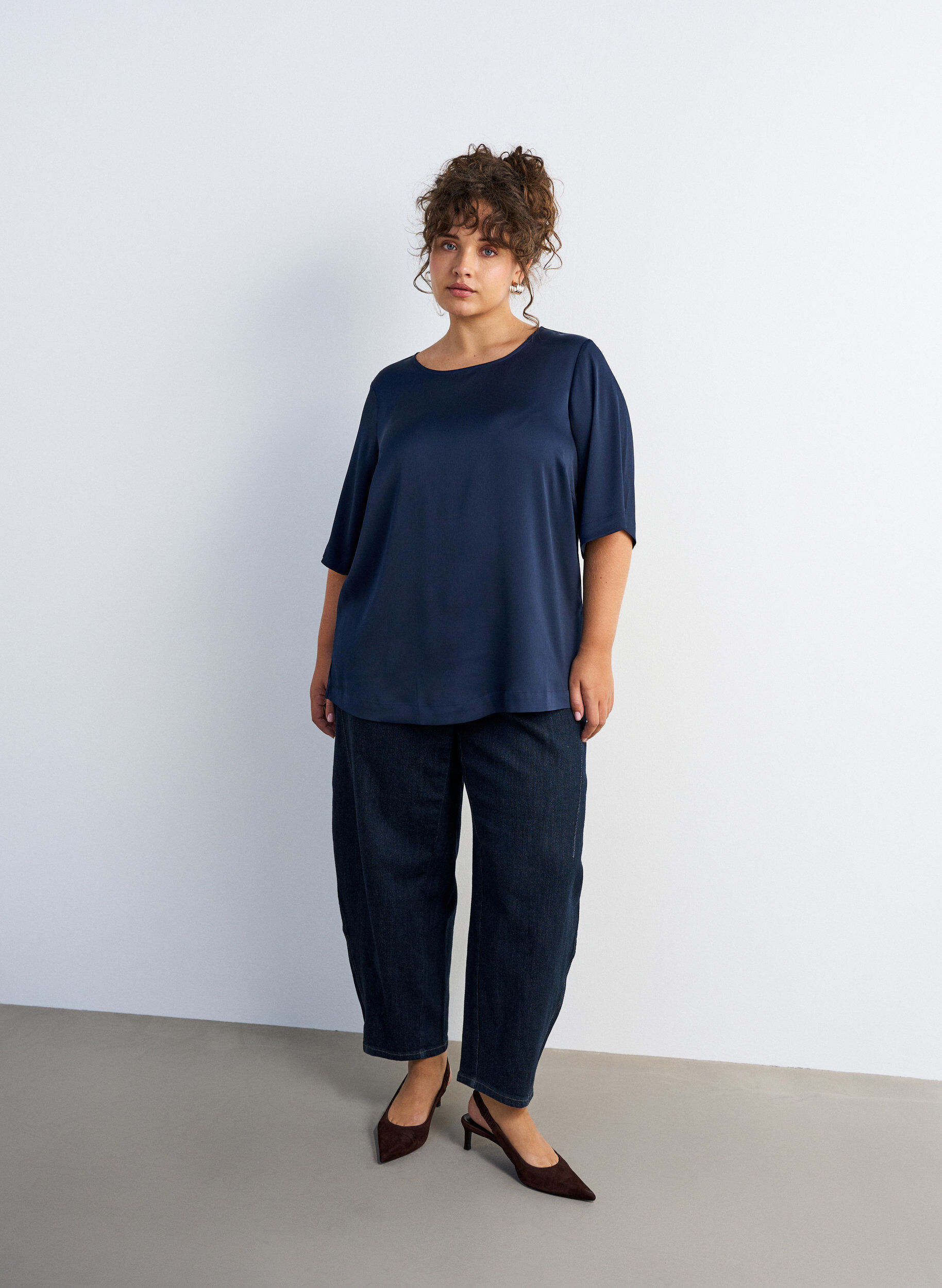 ZizziBluse aus Satin mit ellenbogenlangen &Auml;rmeln, Blau, Model image number 1