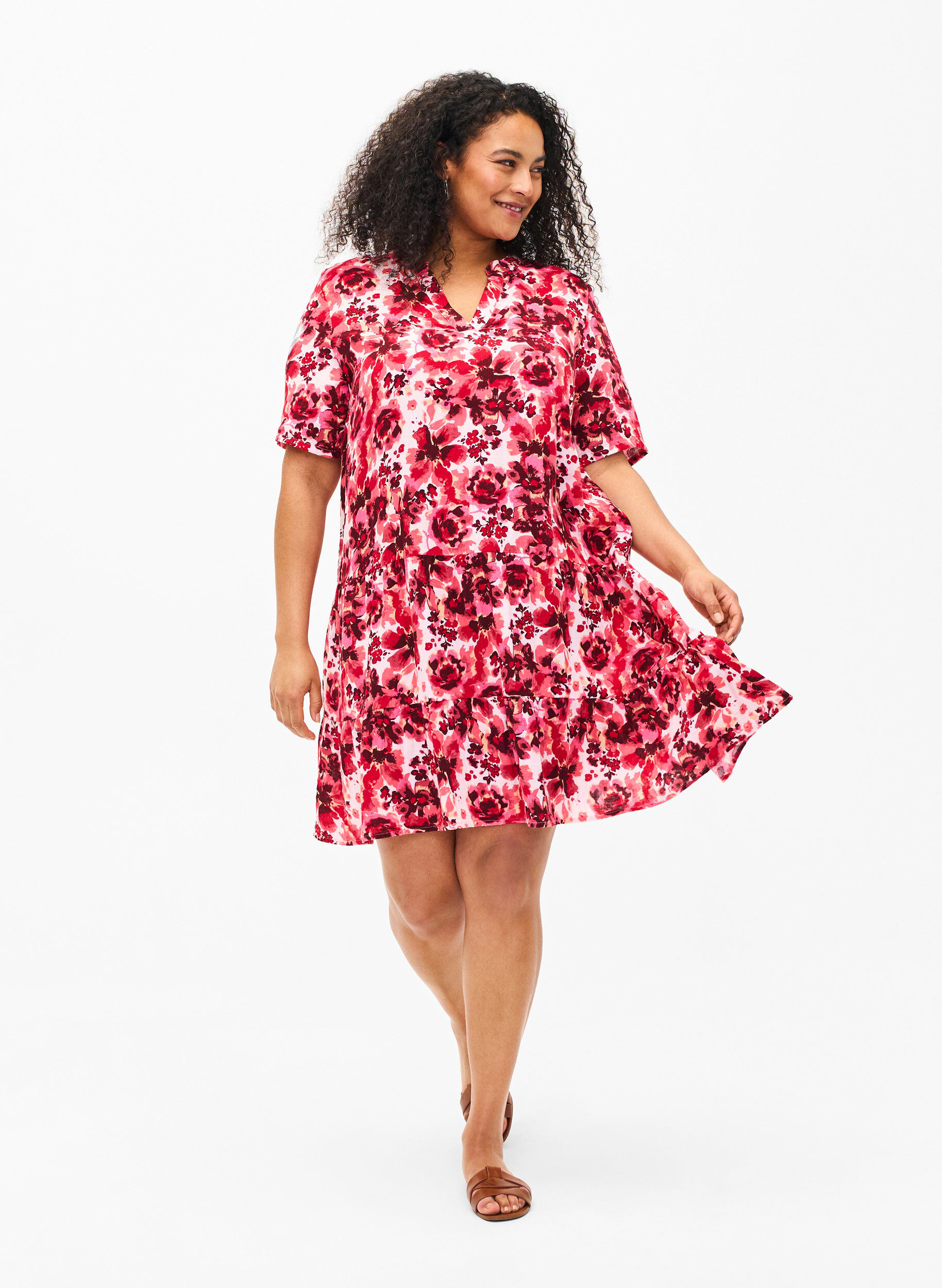 Zizzi Baumwollkleid mit Herzprint, Pink AOP Flower, Model image number 2
