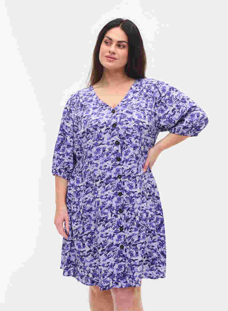 Kleid mit Knöpfen und 3/4-Ärmeln, Purple AOP, Model