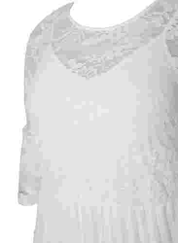 Plissiertes Kleid mit Spitze und 3/4-Ärmeln, Bright White, Packshot image number 2