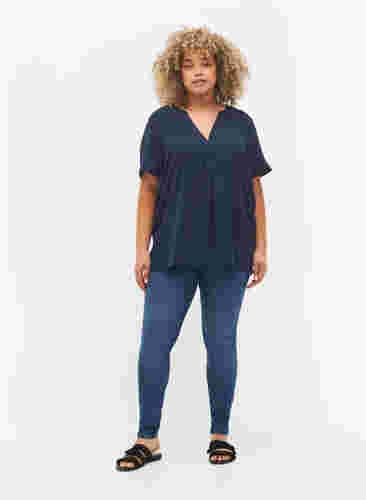 Kurzärmelige Bluse mit V-Ausschnitt, Navy Blazer, Model image number 2
