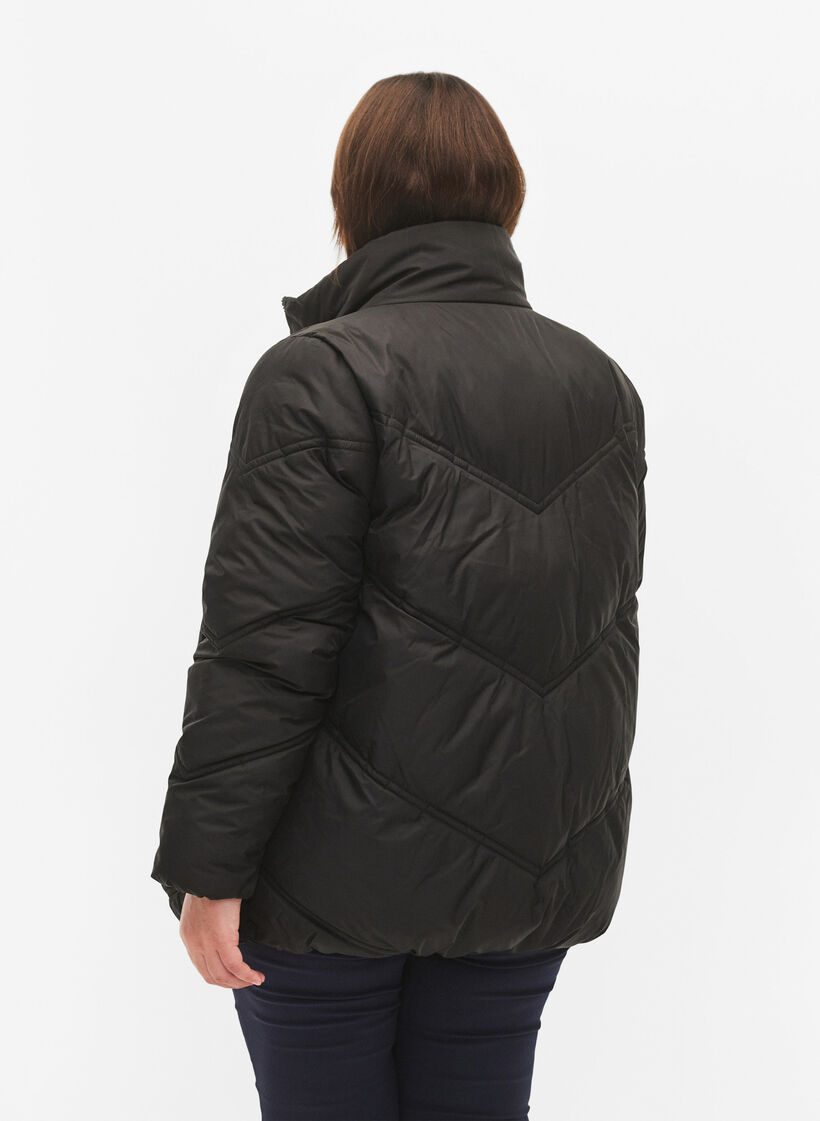 Kurze Puffer-Winterjacke mit Taschen, Black, Model image number 1