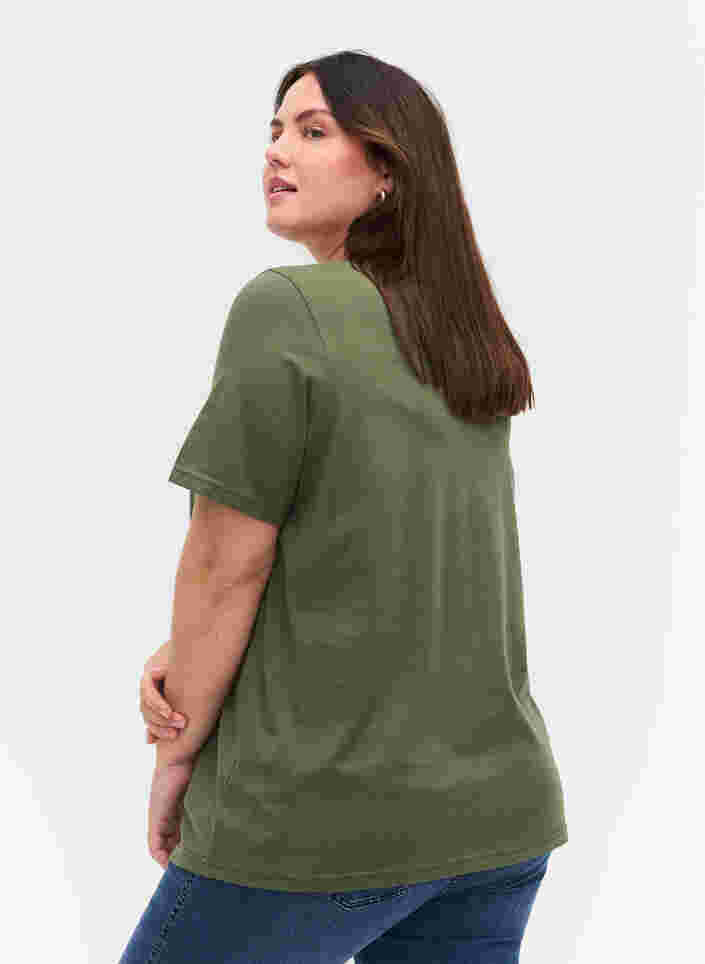 T-Shirt aus Bio-Baumwolle mit V-Ausschnitt, Thyme, Model image number 1