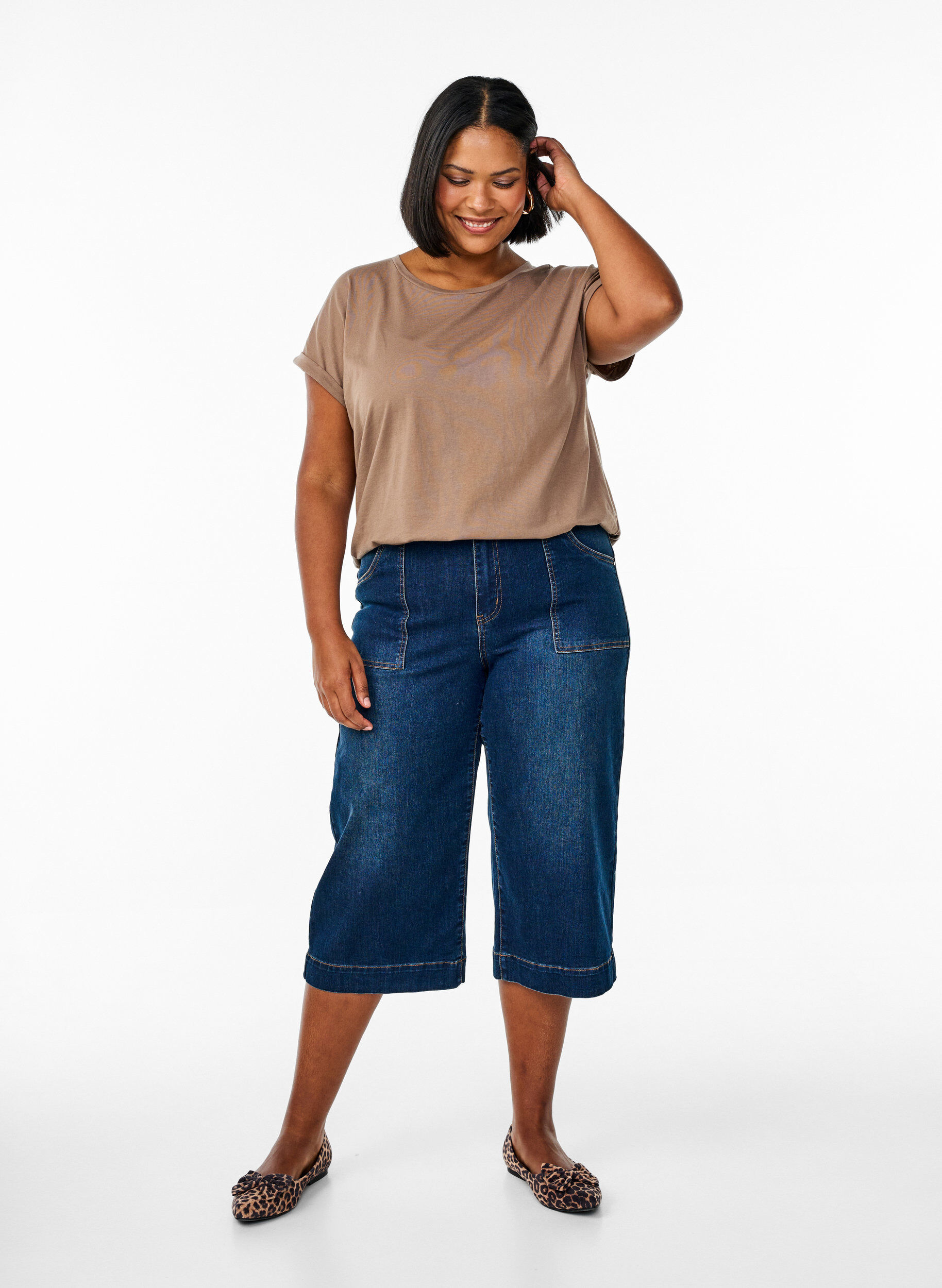 Zizzi T-Shirt aus Baumwollmischung mit kurzen &Auml;rmeln, Braun, Model image number 1