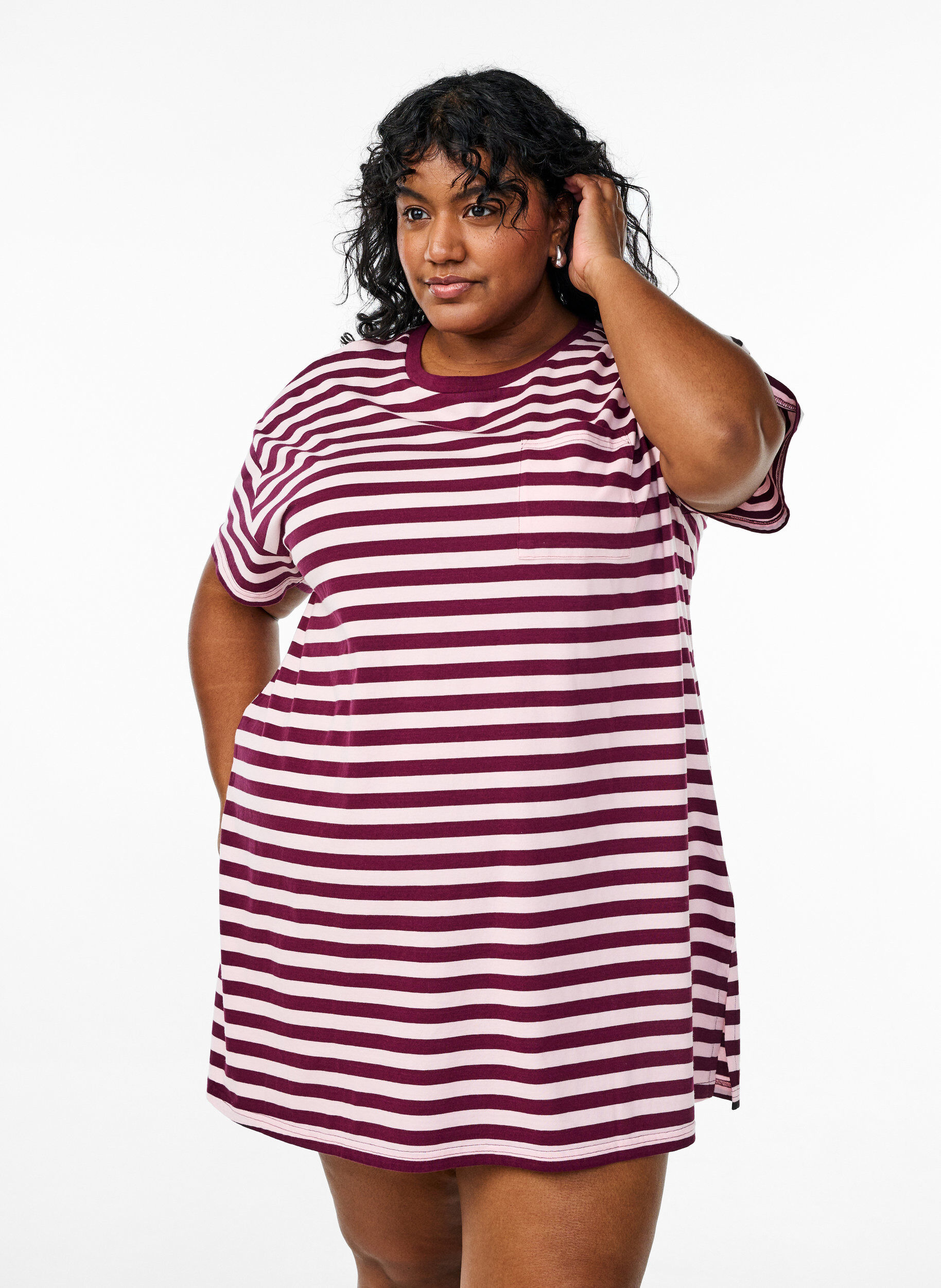 Zizzi Langes Nachtshirt aus Bio-Baumwolle mit Streifen, Rot, Model image number 0