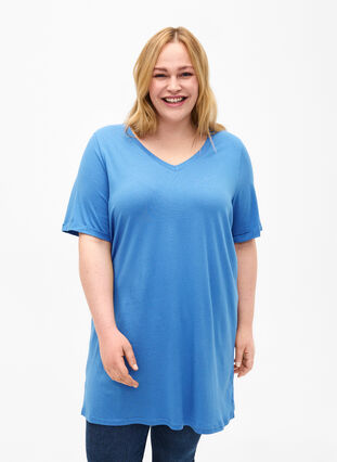 Einfarbiges Oversize T-Shirt mit V-Ausschnitt, Marina, Model image number 0