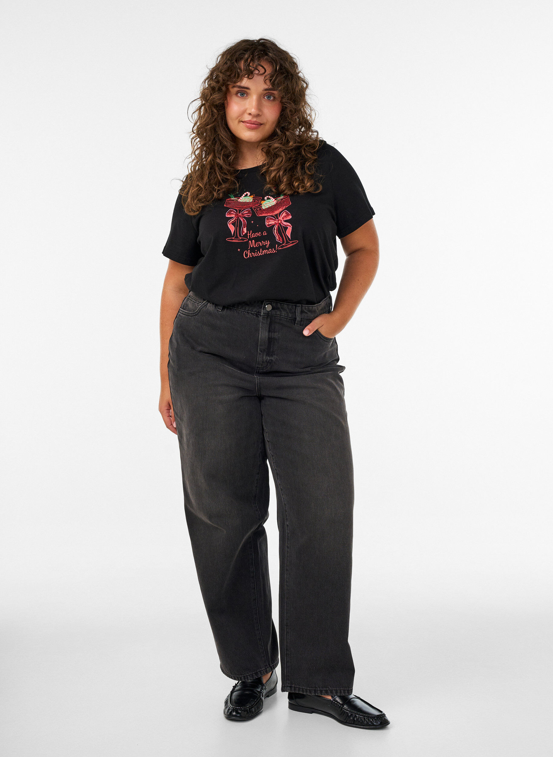 ZizziWeihnachts-T-Shirt aus Bio-Baumwolle, Schwarz, Model image number 1