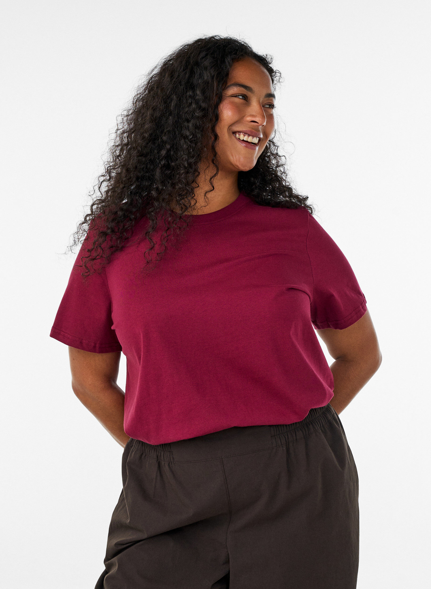 ZizziBasic T-Shirt aus Baumwolle mit Rundhalsausschnitt, Rot, Model image number 0
