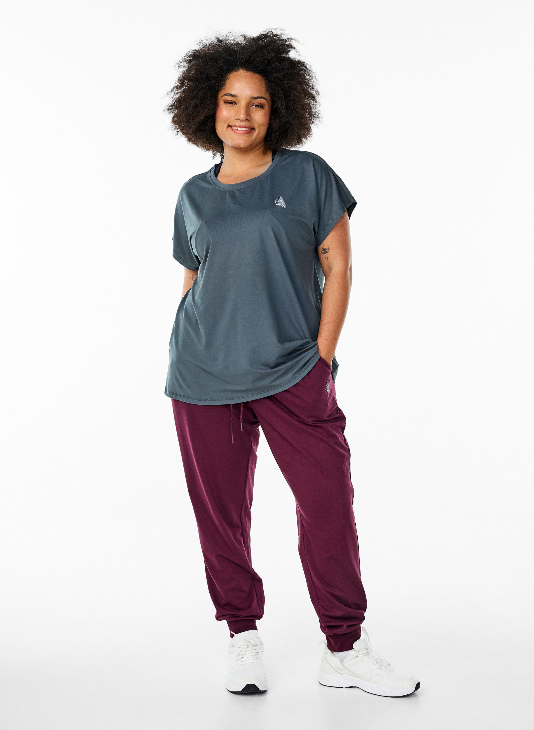 ZizziEinfarbiges Trainings-T-Shirt, Gr&uuml;n, Model image number 1