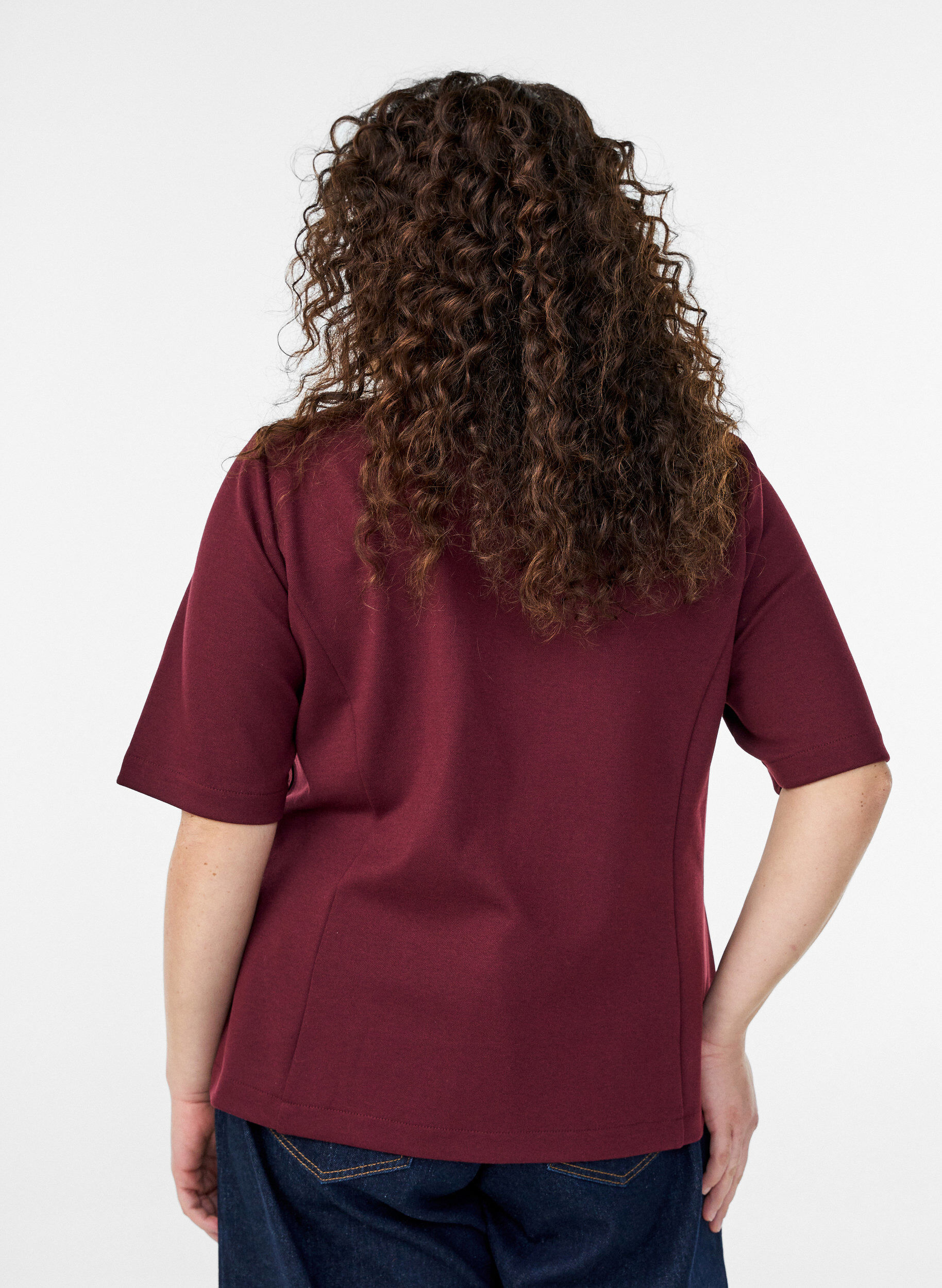Zizzi Bluse mit asymmetrischer Wickeloptik und kurzen &Auml;rmeln, Rot, Model image number 2