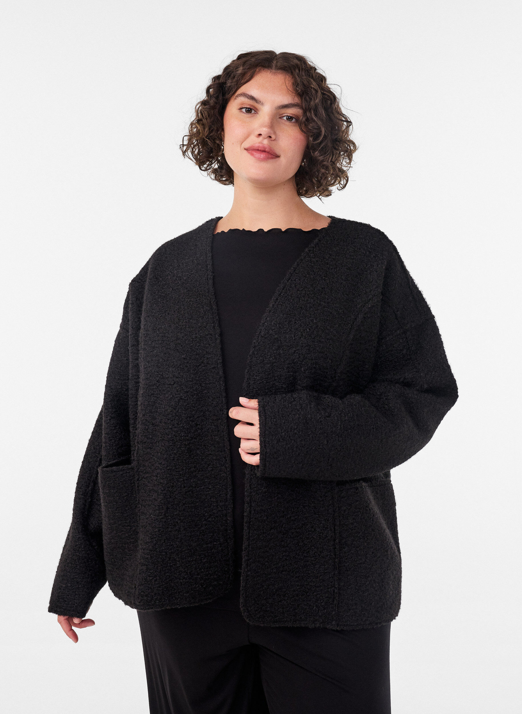 ZizziLockere Strickjacke mit Taschen, Schwarz, Model image number 0