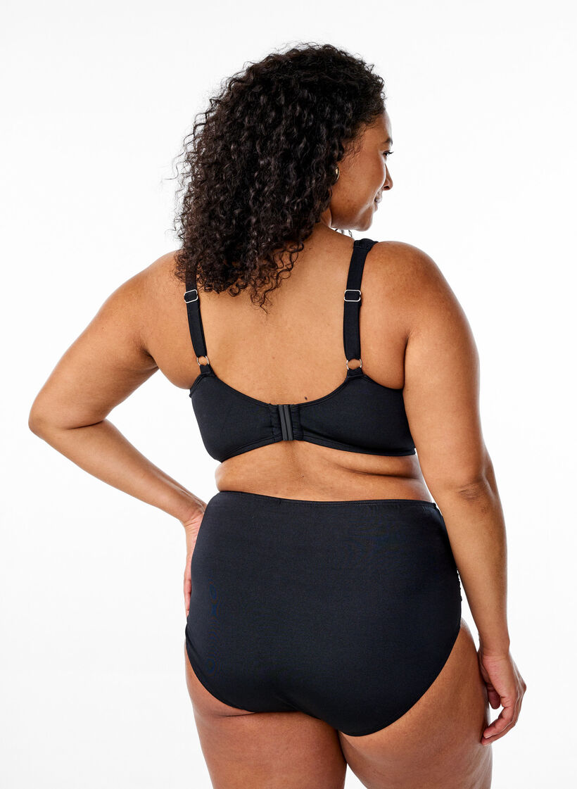 Hoch taillierte Bikinihose mit Raffung, Schwarz, Model image number 1