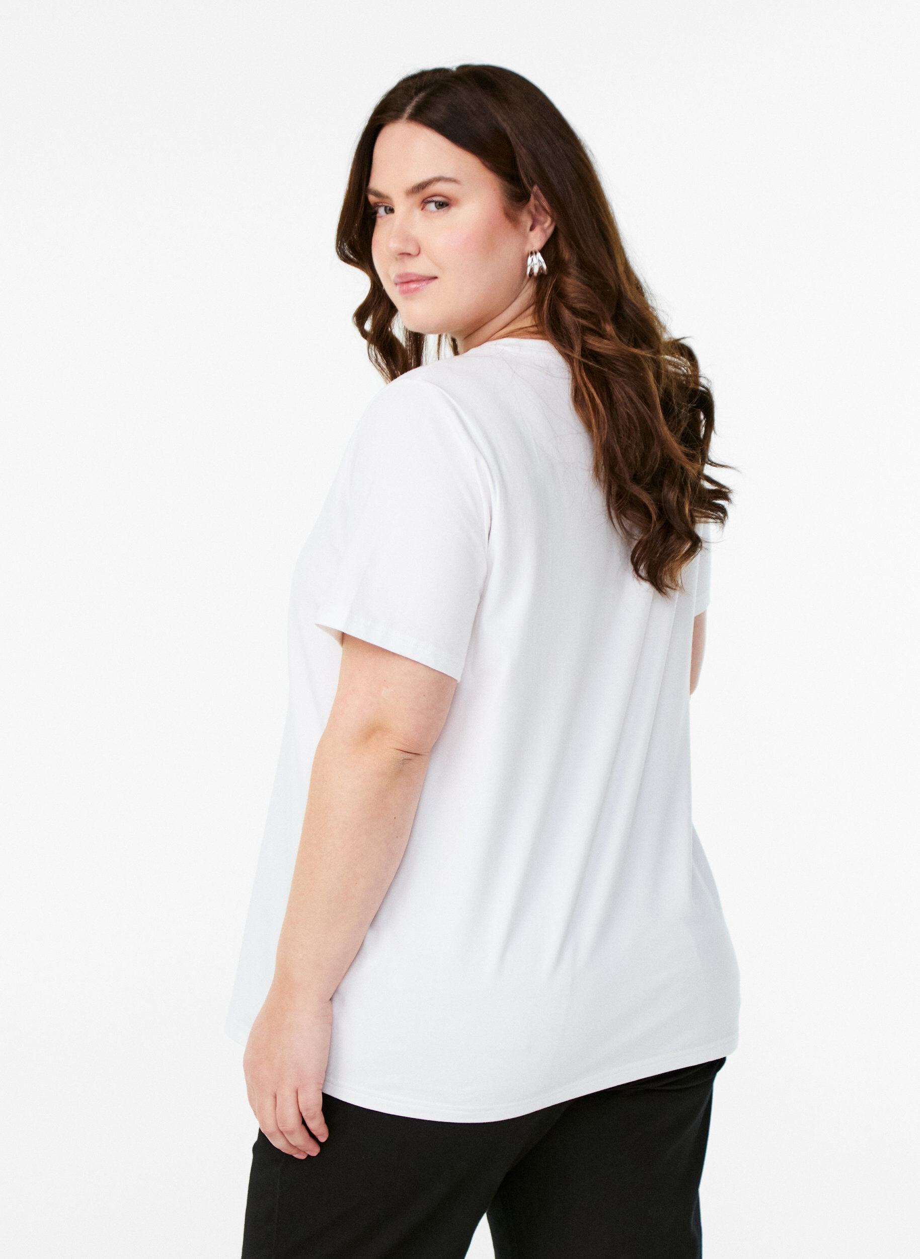 Zizzi T-Shirt aus Bio-Baumwolle mit floralem Print, B. White w. Rose, Model image number 1