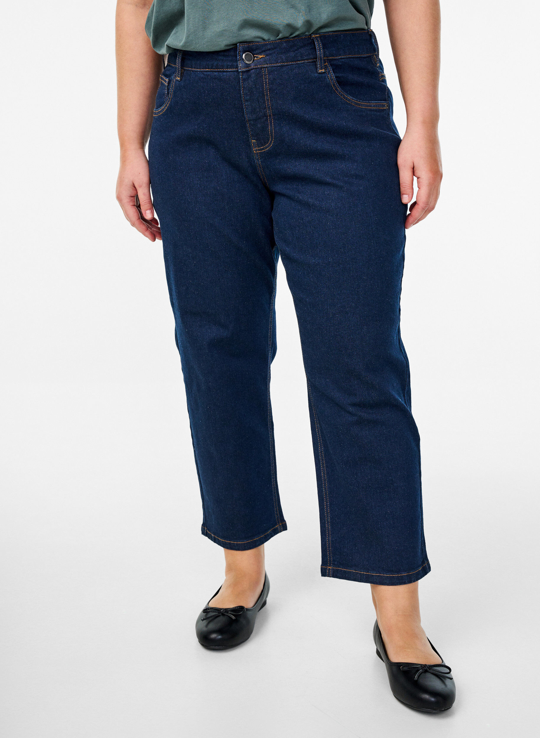 ZizziGek&uuml;rzte Vera Jeans mit geradem Bein, Blau, Model image number 2